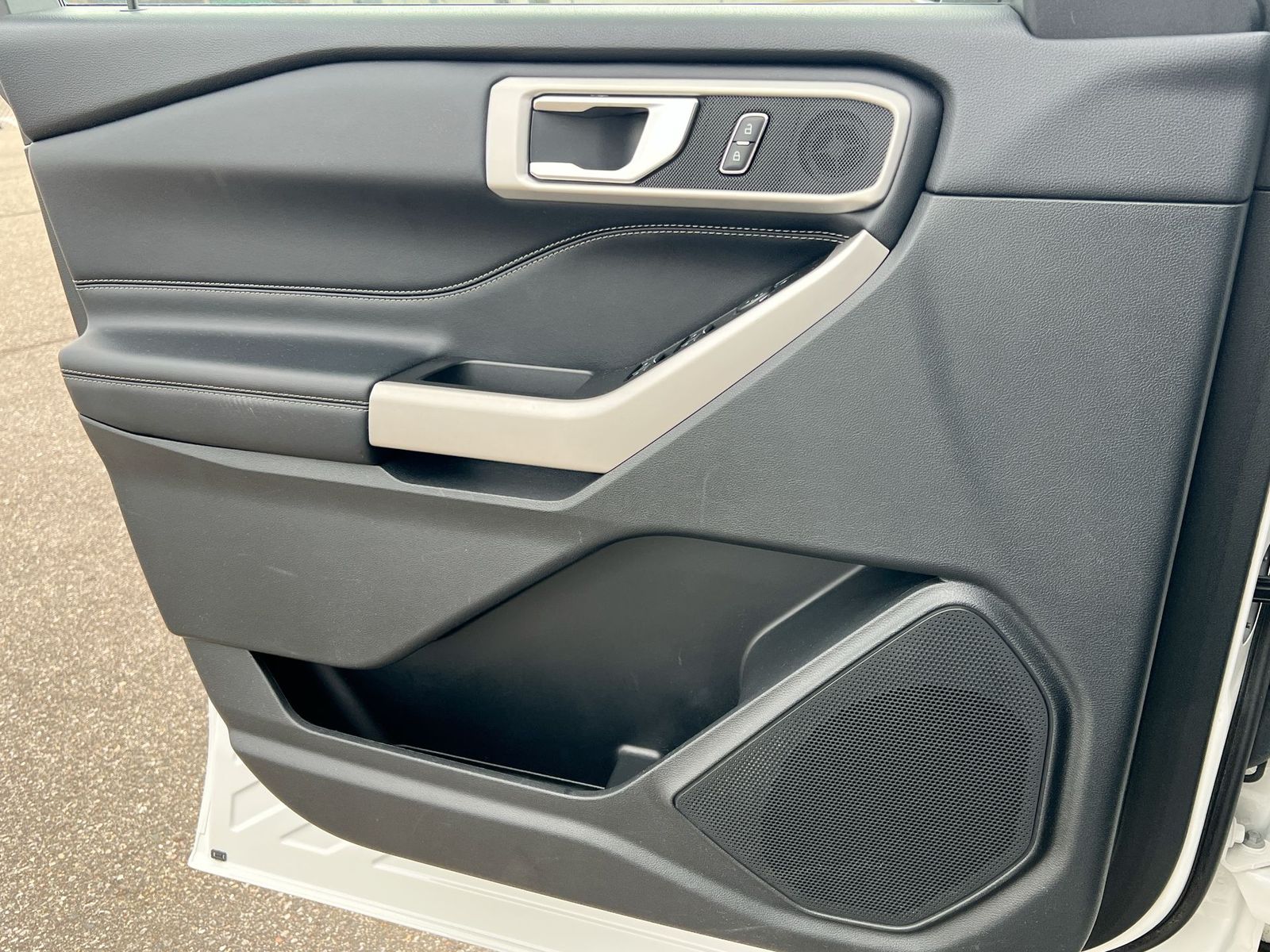 Thumbnail: 2022 Ford Explorer - 29