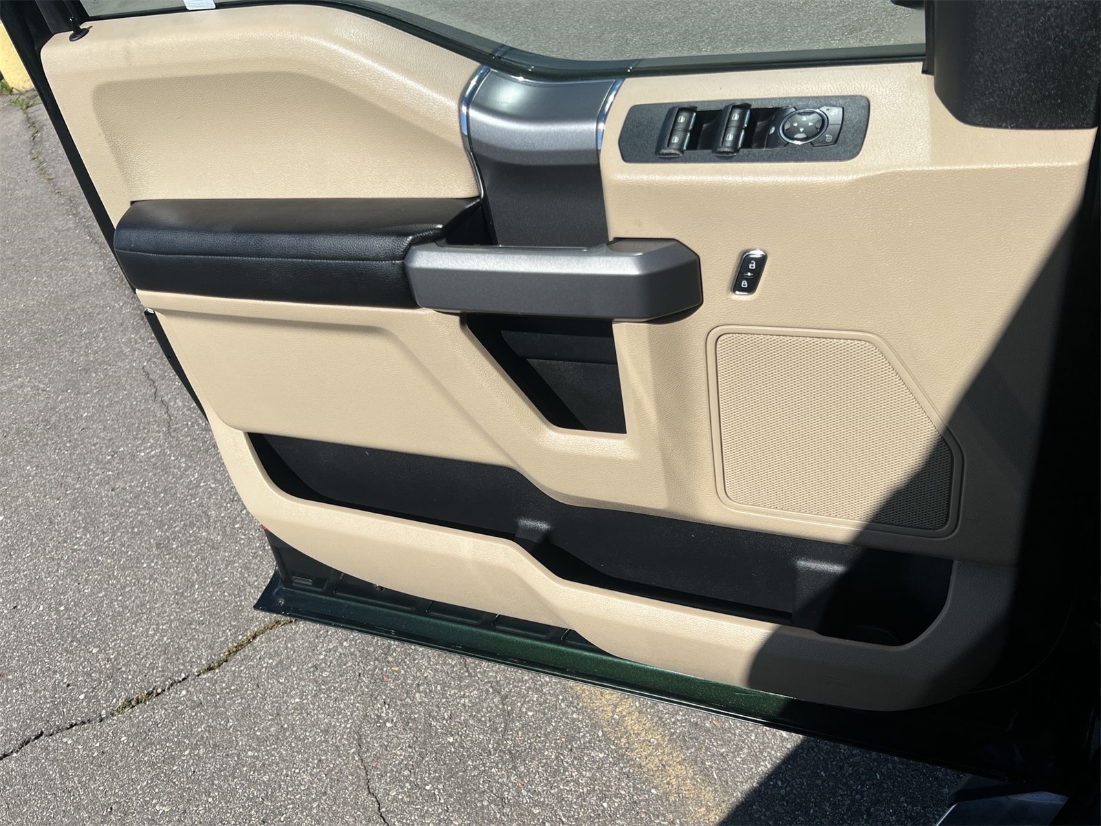 Thumbnail: 2016 Ford F-150 - 28