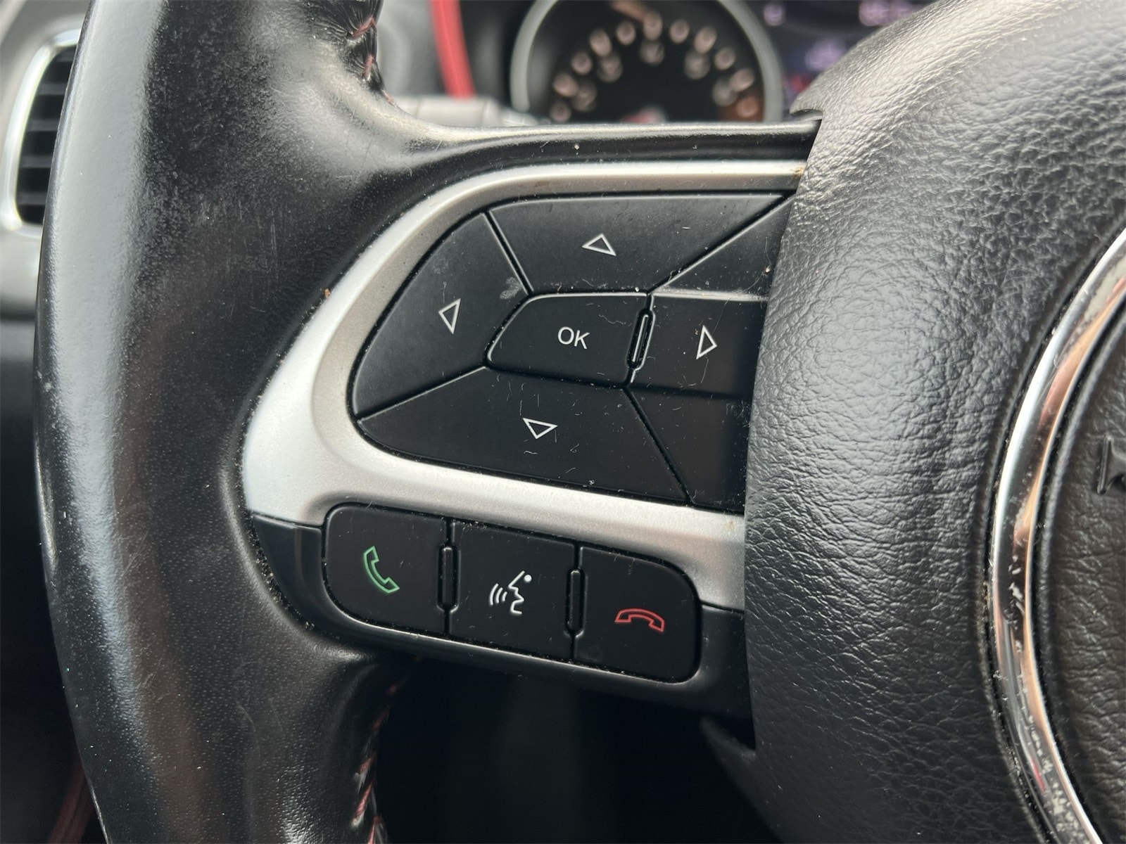 Thumbnail: 2020 Jeep Compass - 24