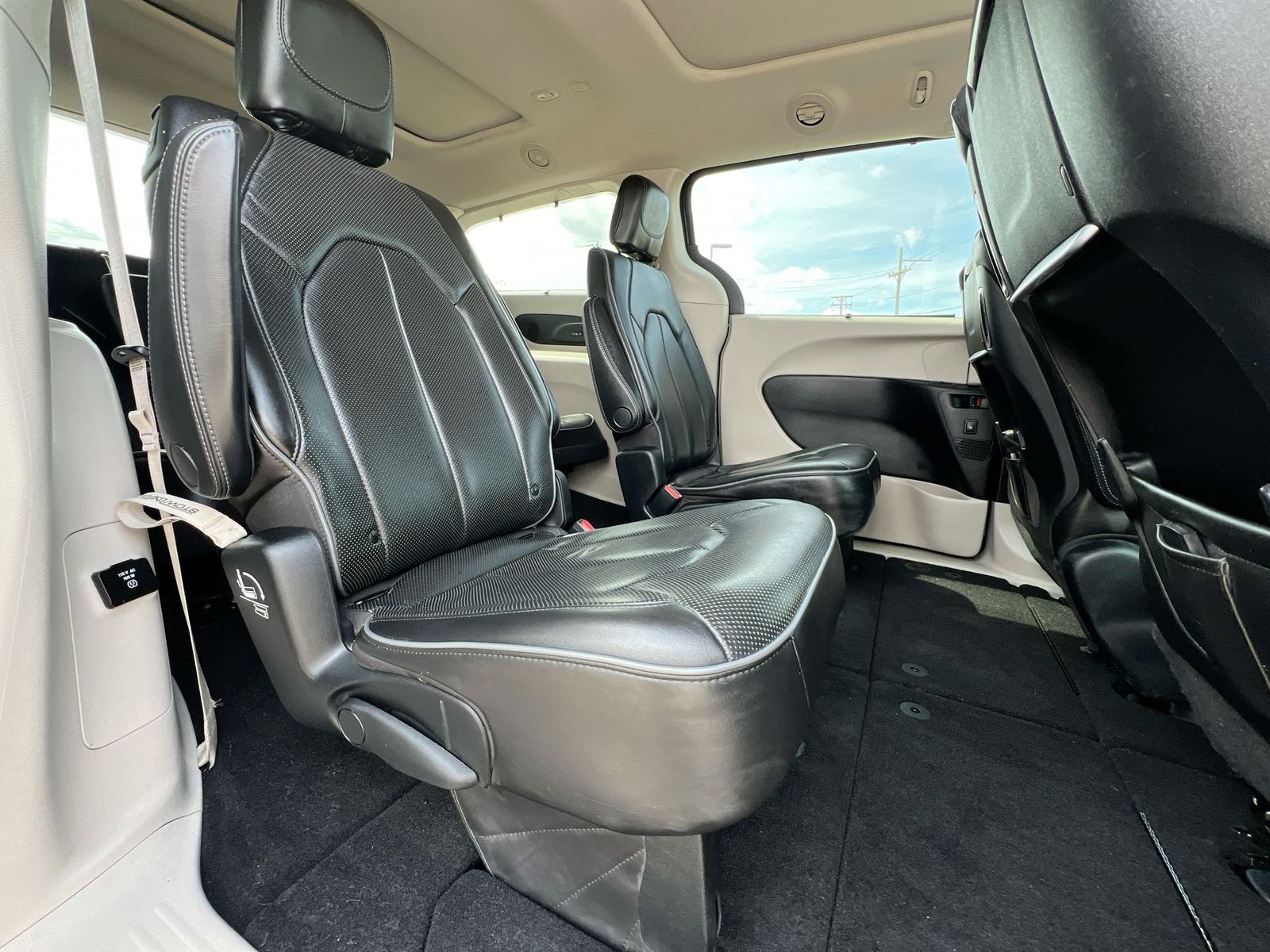Thumbnail: 2019 Chrysler Pacifica - 20