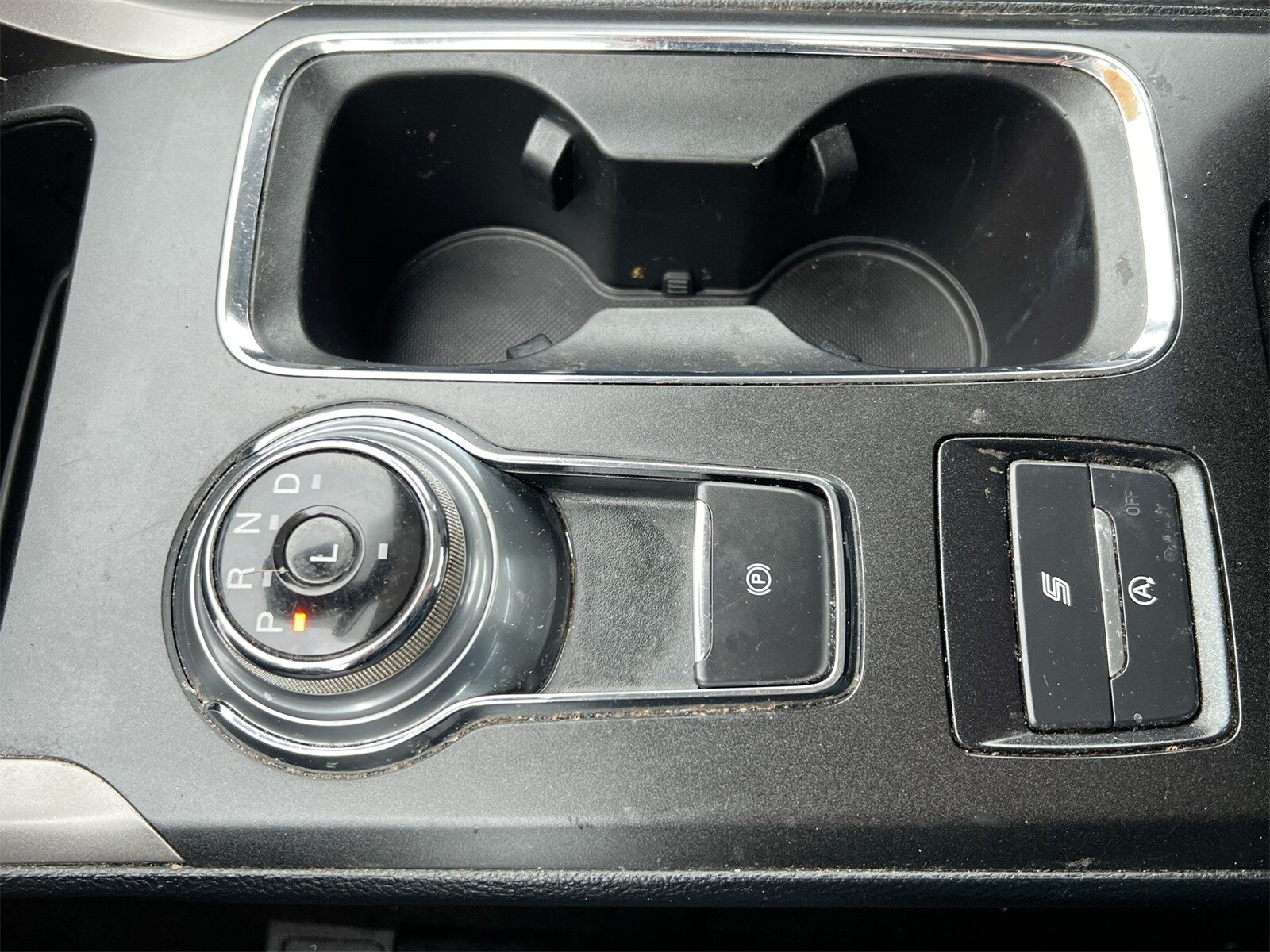 Thumbnail: 2020 Ford Fusion - 32