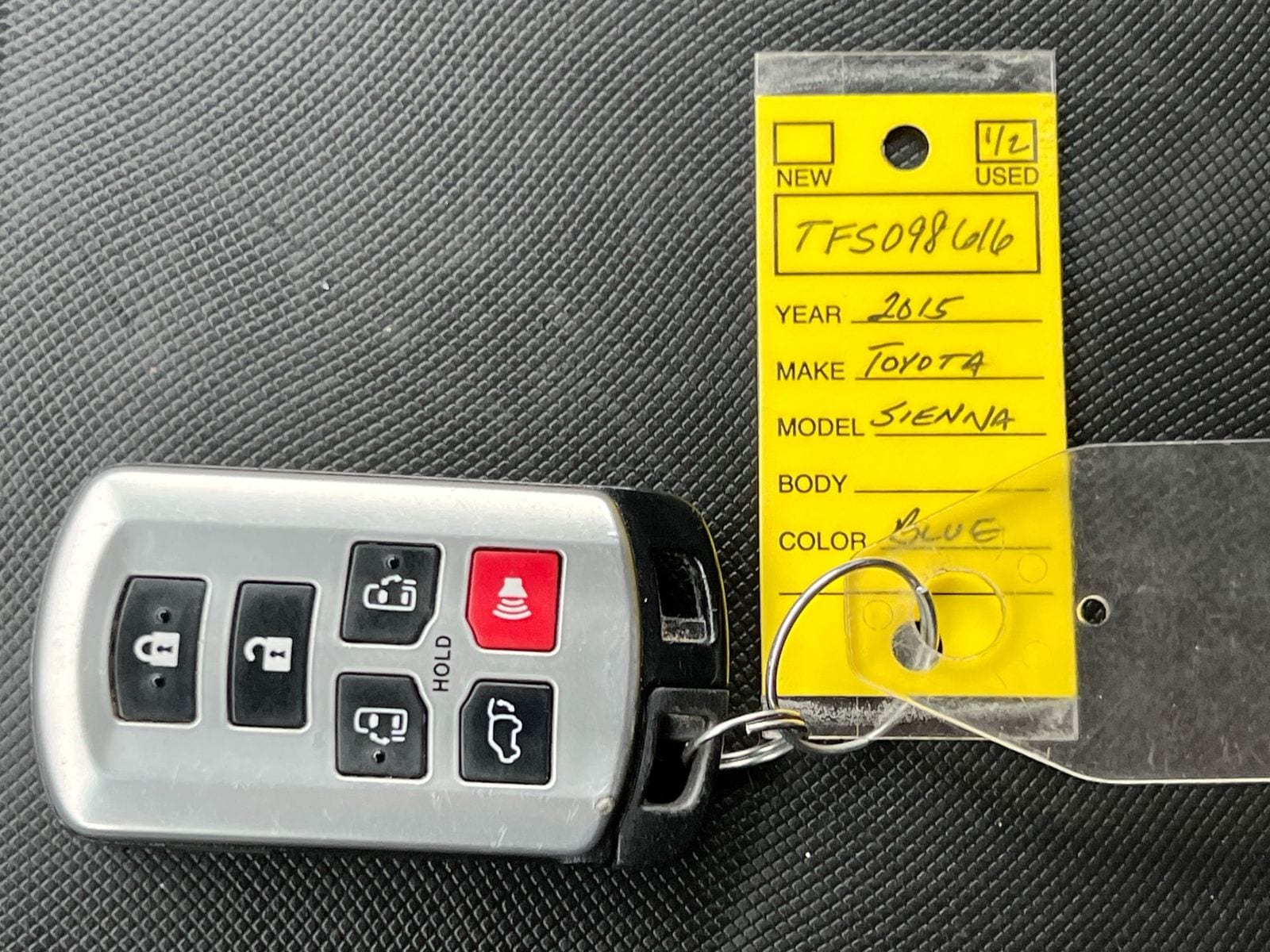 Thumbnail: 2015 Toyota Sienna - 35