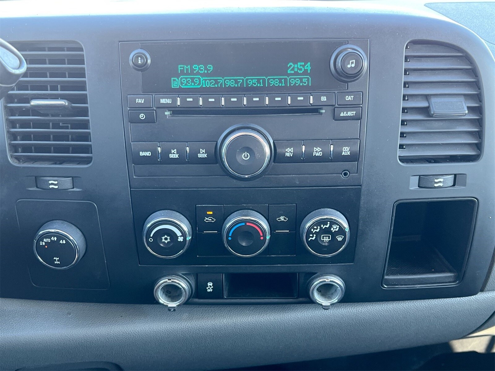 Thumbnail: 2013 Chevrolet Silverado 1500 - 26