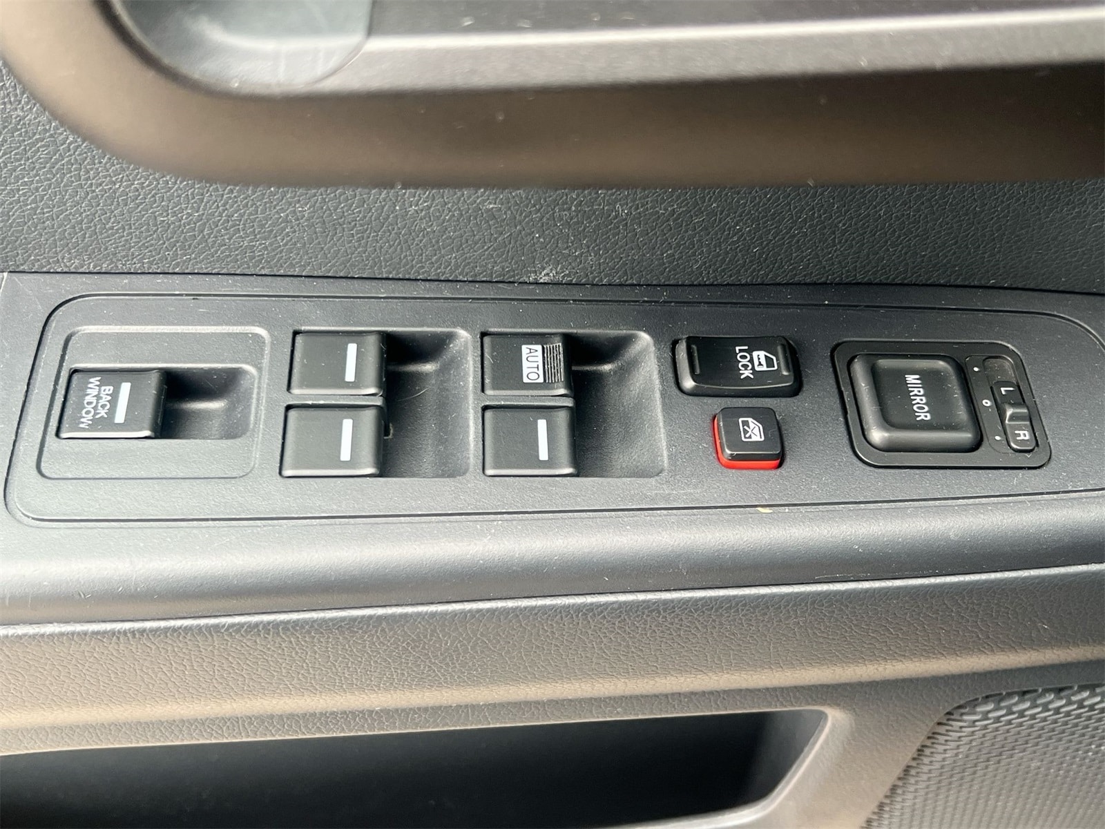 Thumbnail: 2012 Honda Ridgeline - 17