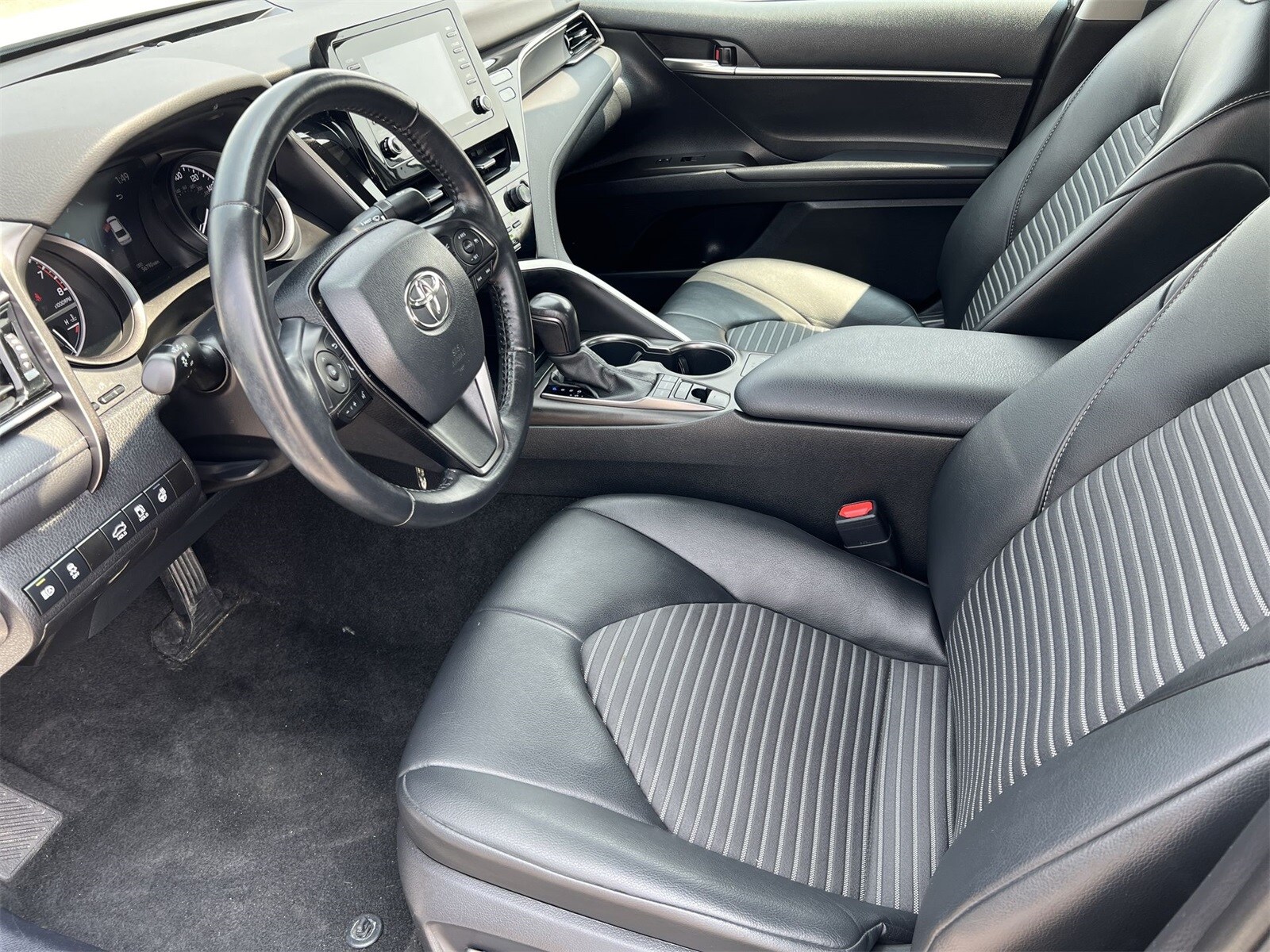 2022 Toyota Camry SE 10