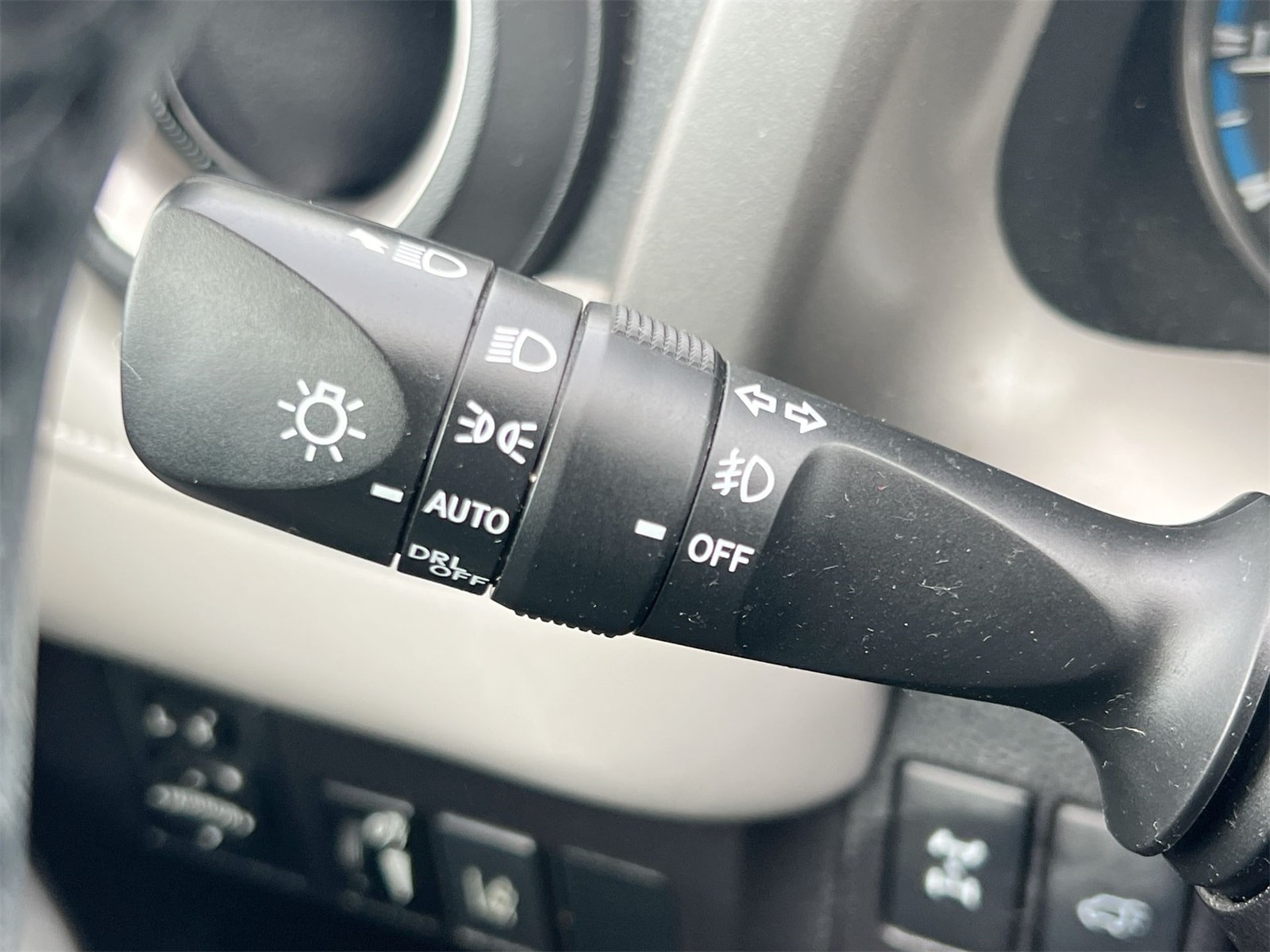 Thumbnail: 2017 Toyota RAV4 - 26