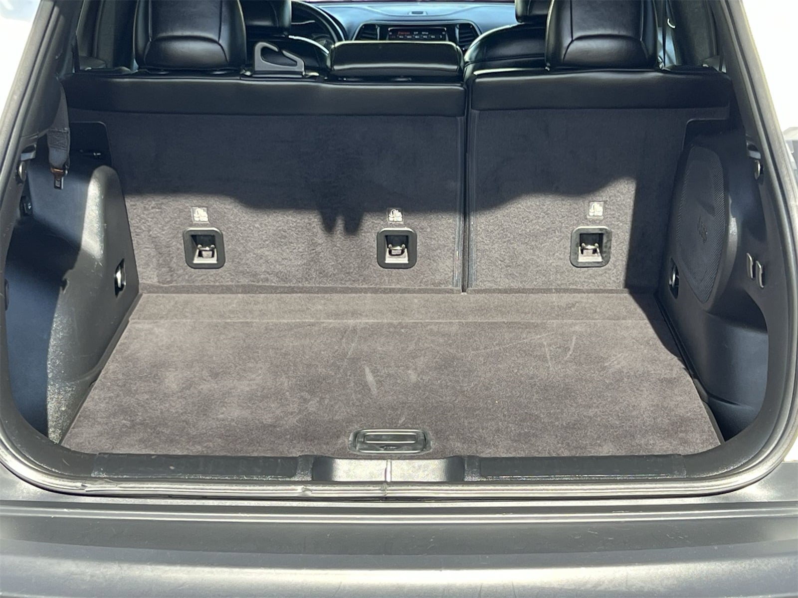 Thumbnail: 2019 Jeep Cherokee - 34