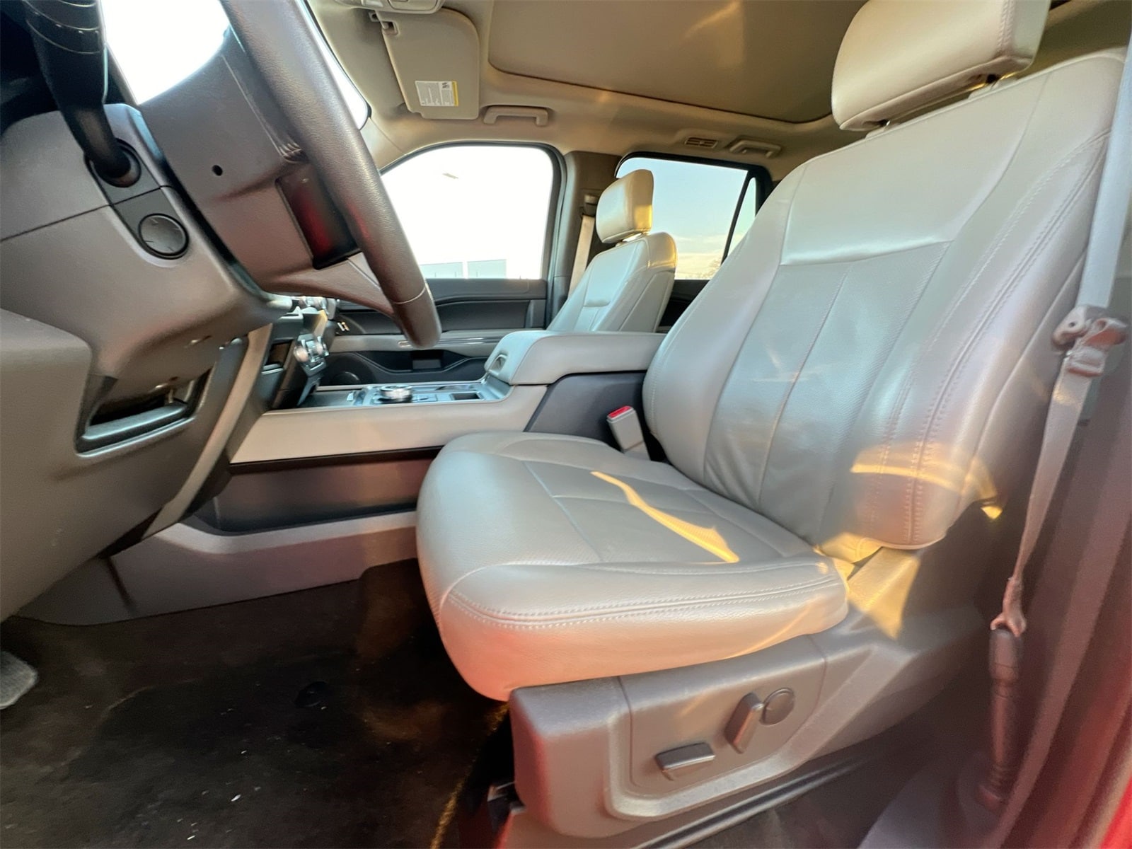 Thumbnail: 2020 Ford Expedition - 16