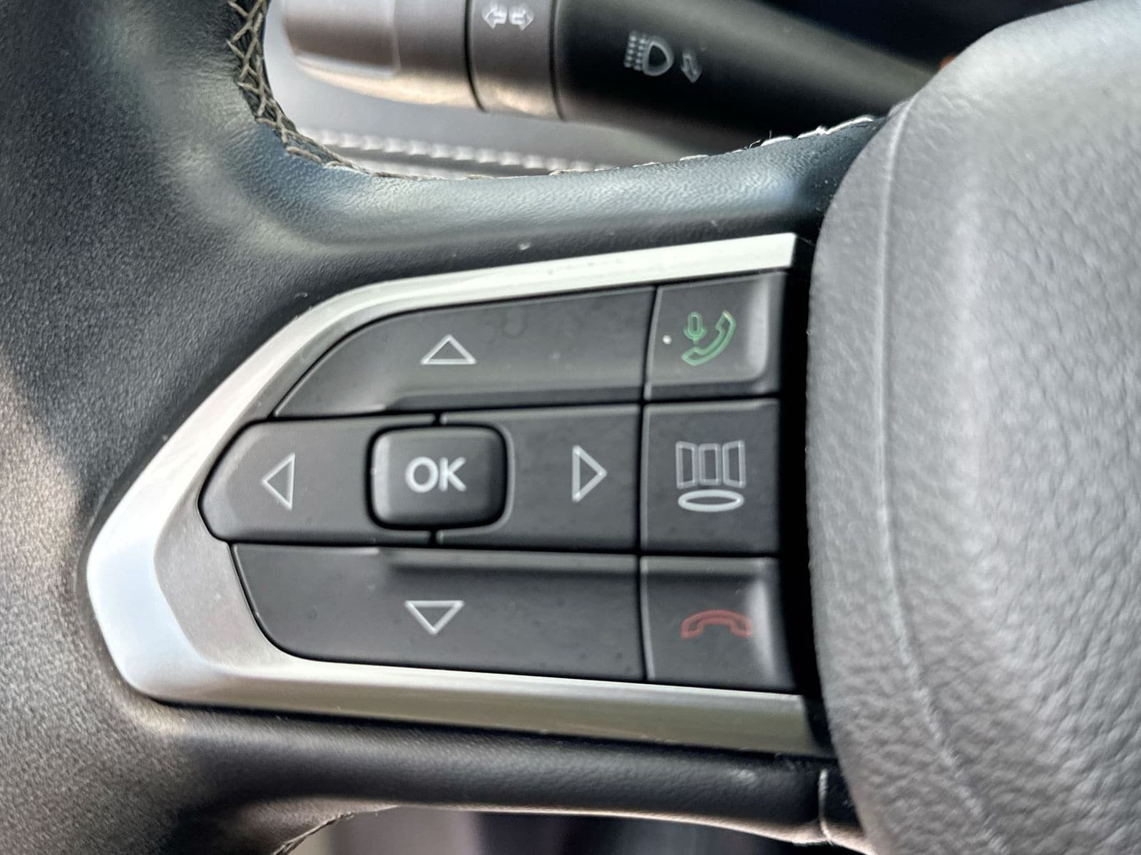 Thumbnail: 2022 Jeep Compass - 23
