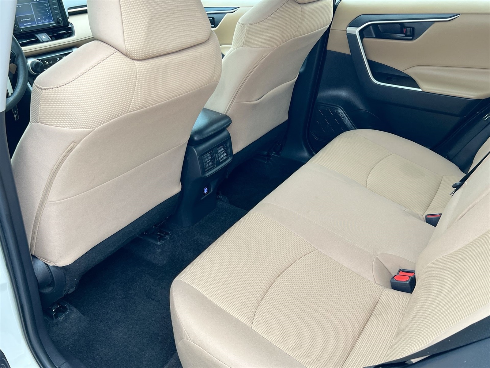 Thumbnail: 2022 Toyota RAV4 - 18