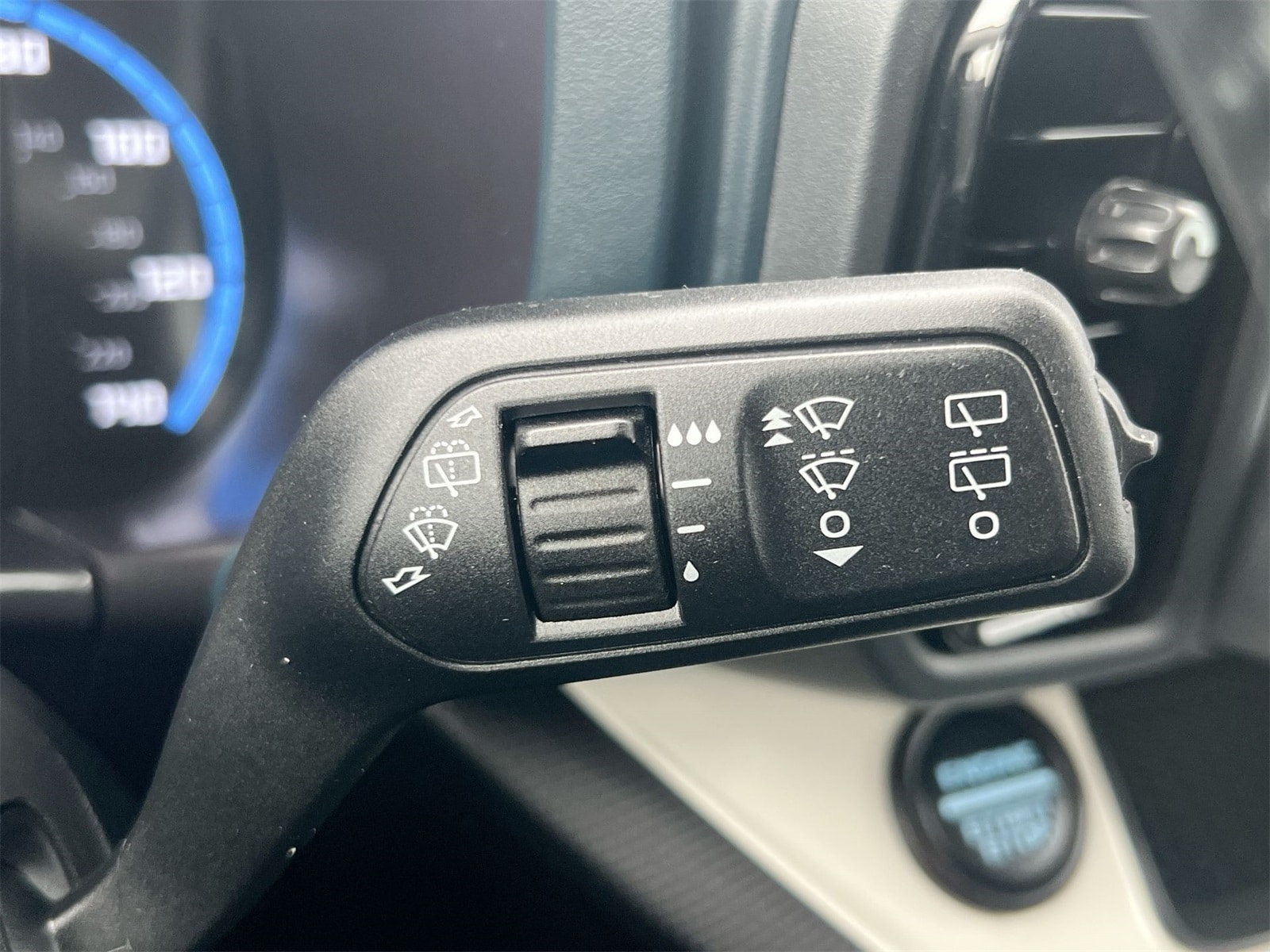 Thumbnail: 2023 Ford Bronco Sport - 26