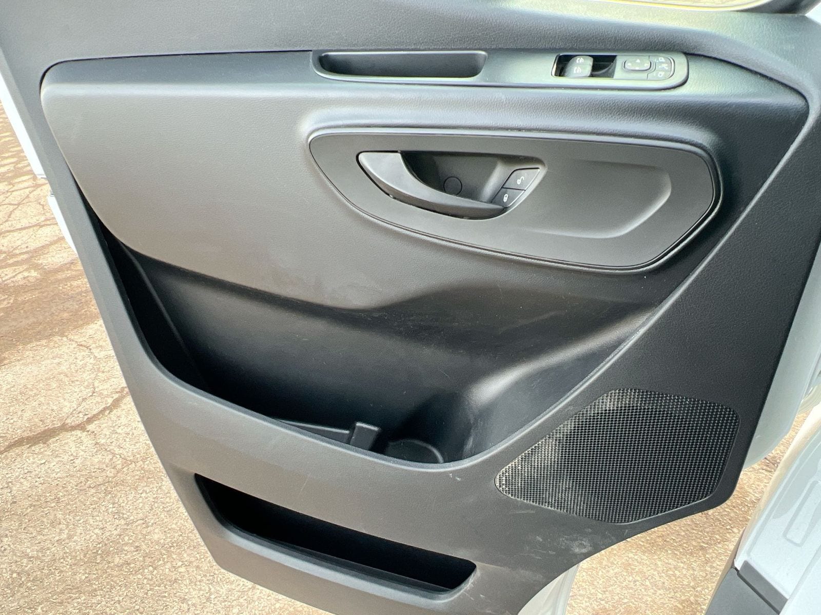 Thumbnail: 2023 Mercedes-Benz Sprinter - 23