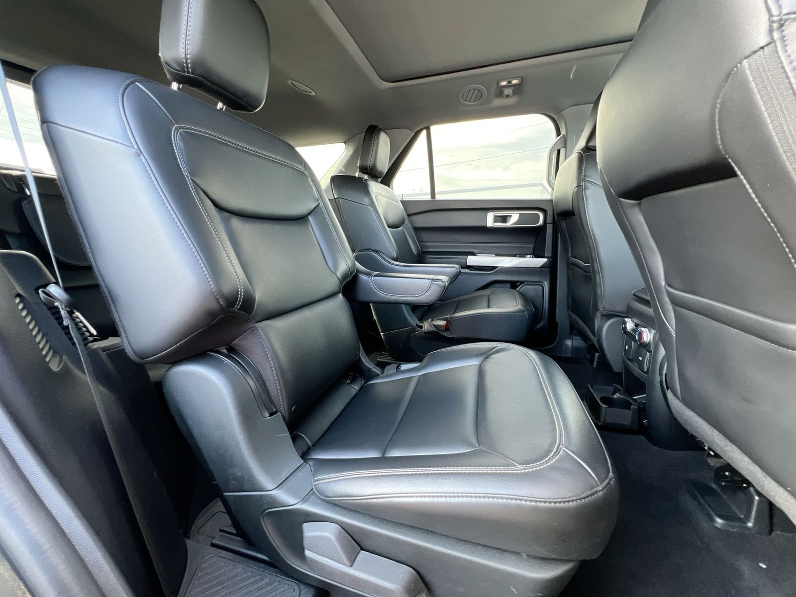 Thumbnail: 2022 Ford Explorer - 20