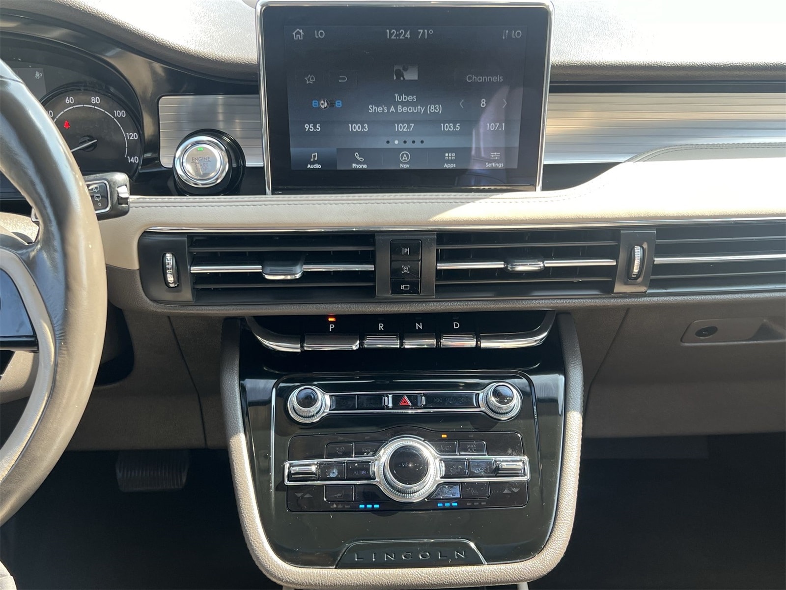 Thumbnail: 2022 Lincoln Corsair - 28