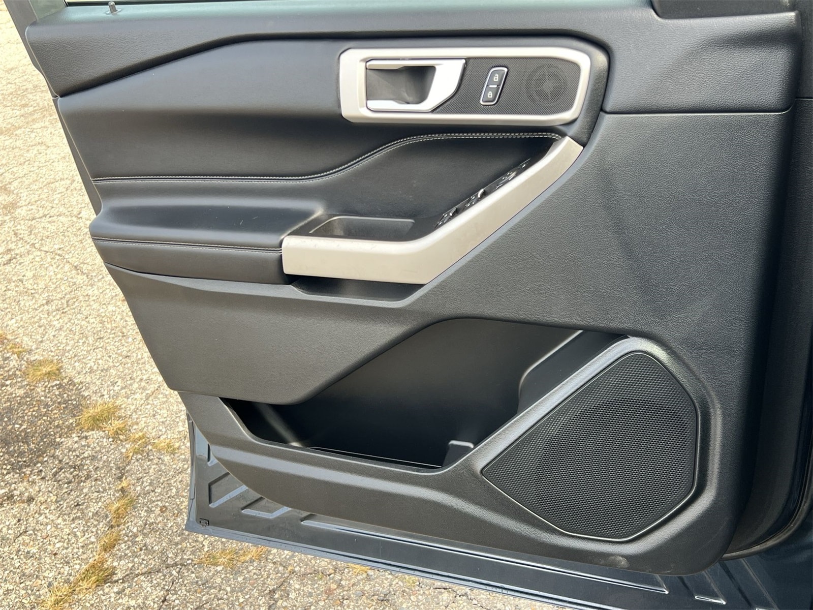 Thumbnail: 2022 Ford Explorer - 30