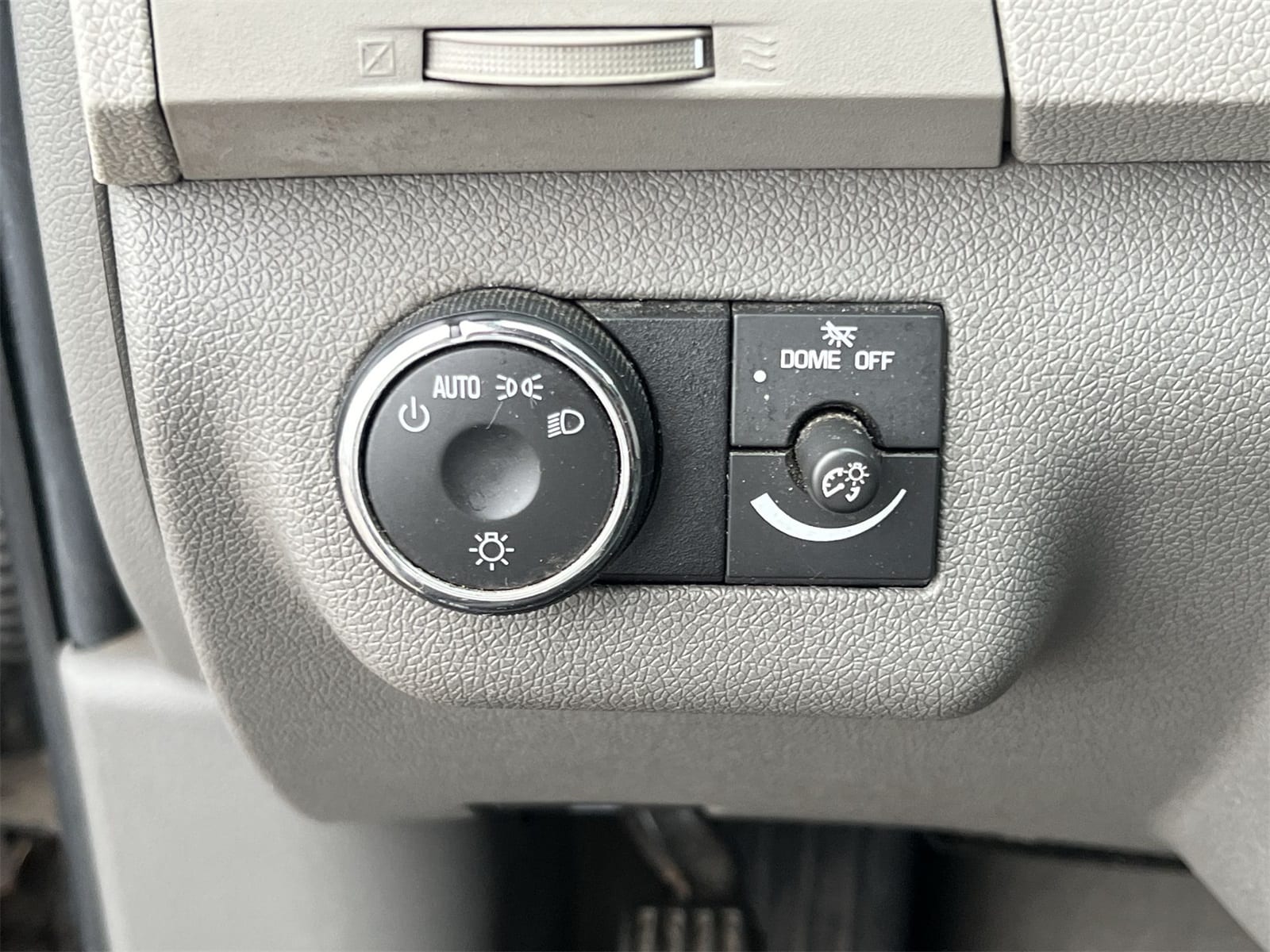Thumbnail: 2011 Chevrolet Traverse - 17