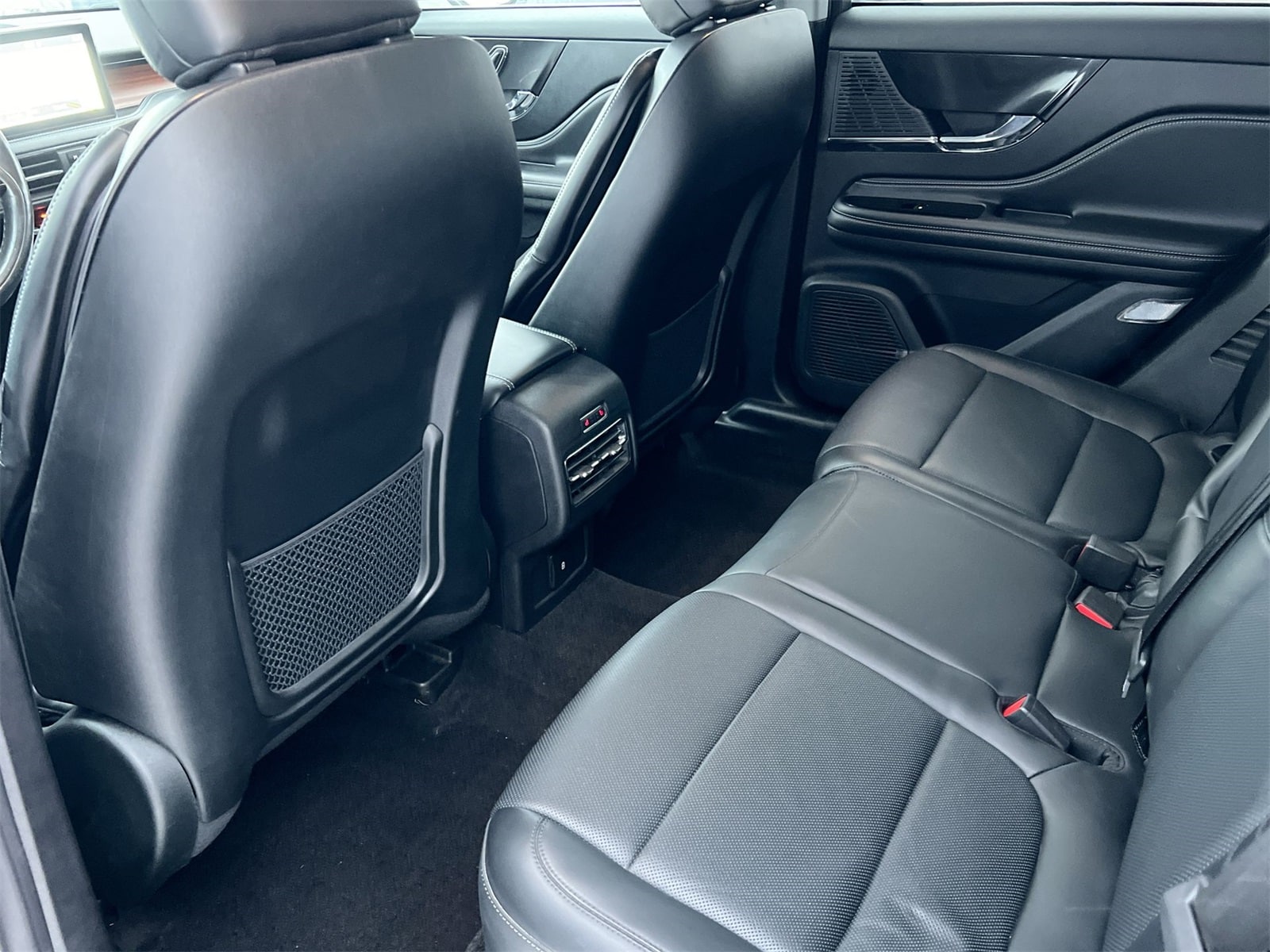 Thumbnail: 2022 Lincoln Corsair - 18