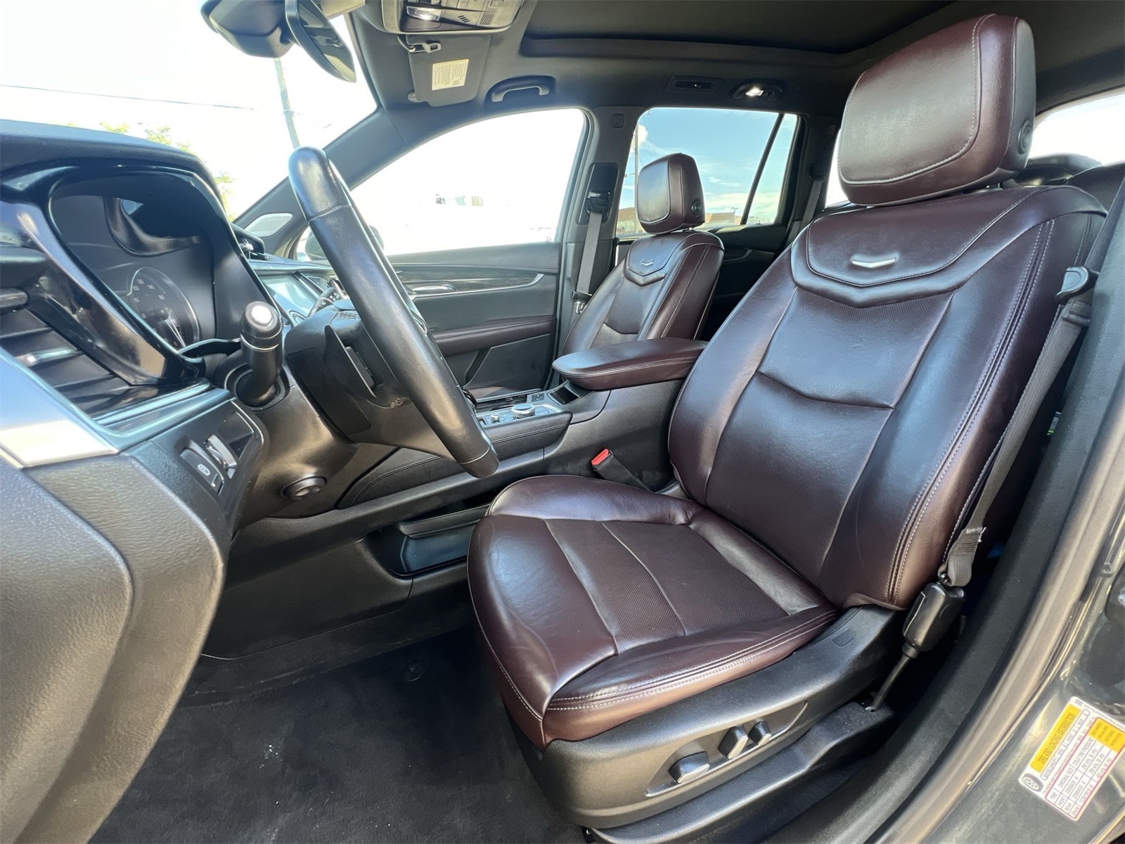 Thumbnail: 2022 Cadillac XT6 - 17