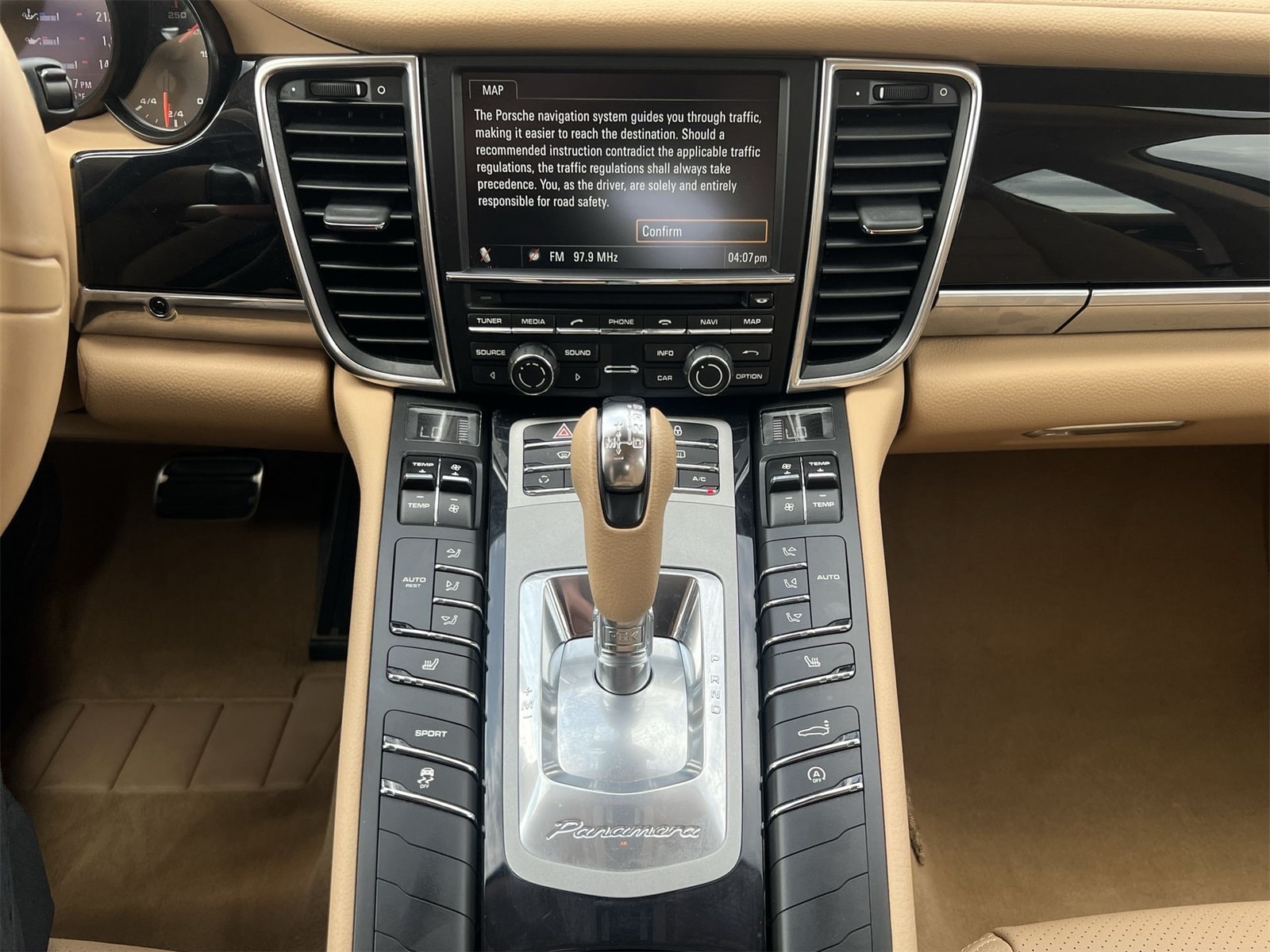 Thumbnail: 2013 Porsche Panamera - 28