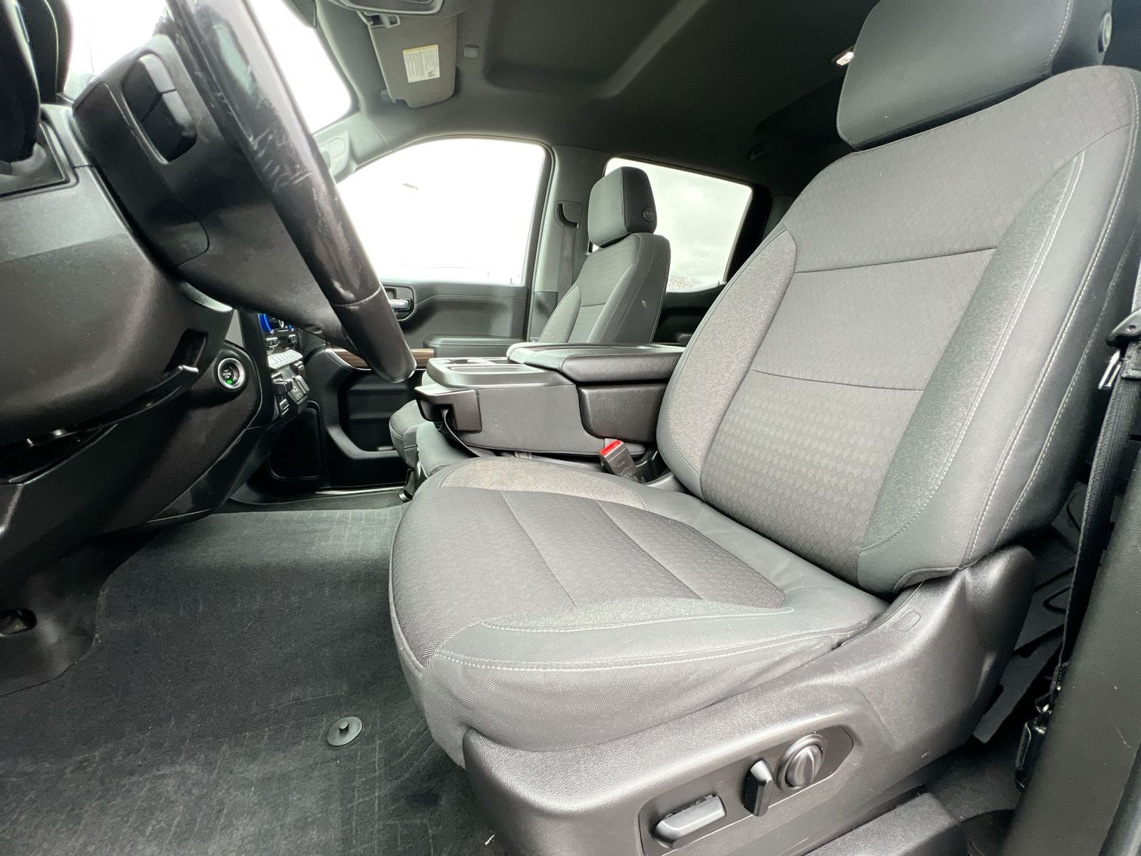 Thumbnail: 2020 Chevrolet Silverado 1500 - 16