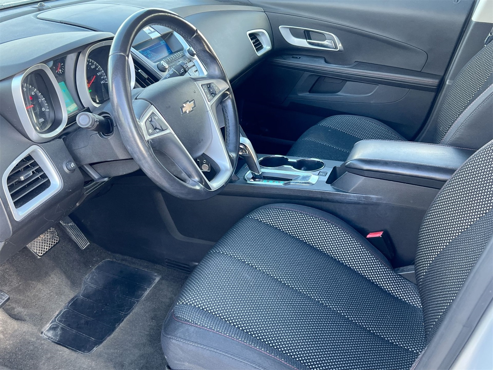 Thumbnail: 2011 Chevrolet Equinox - 10