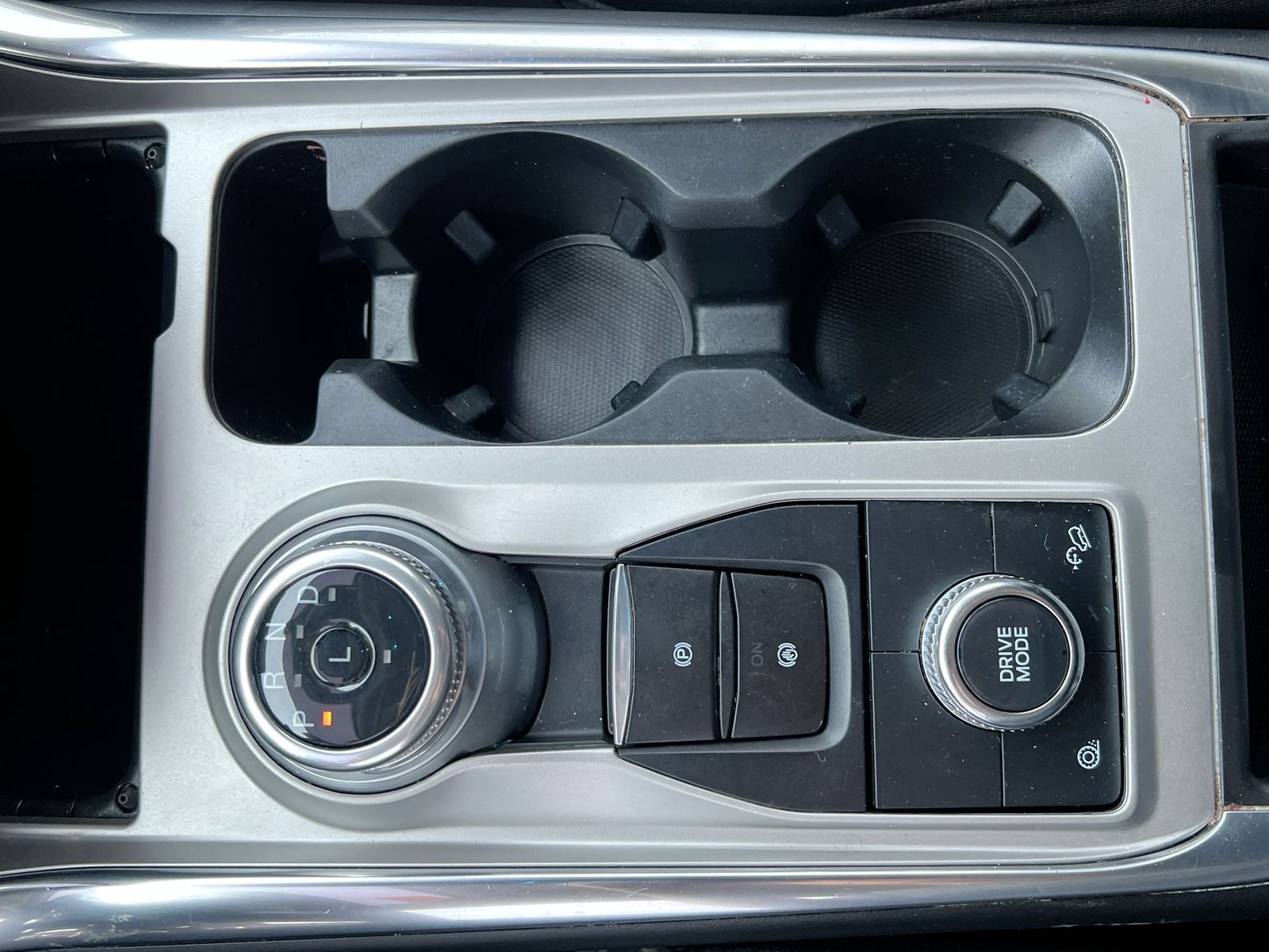 Thumbnail: 2023 Ford Explorer - 32