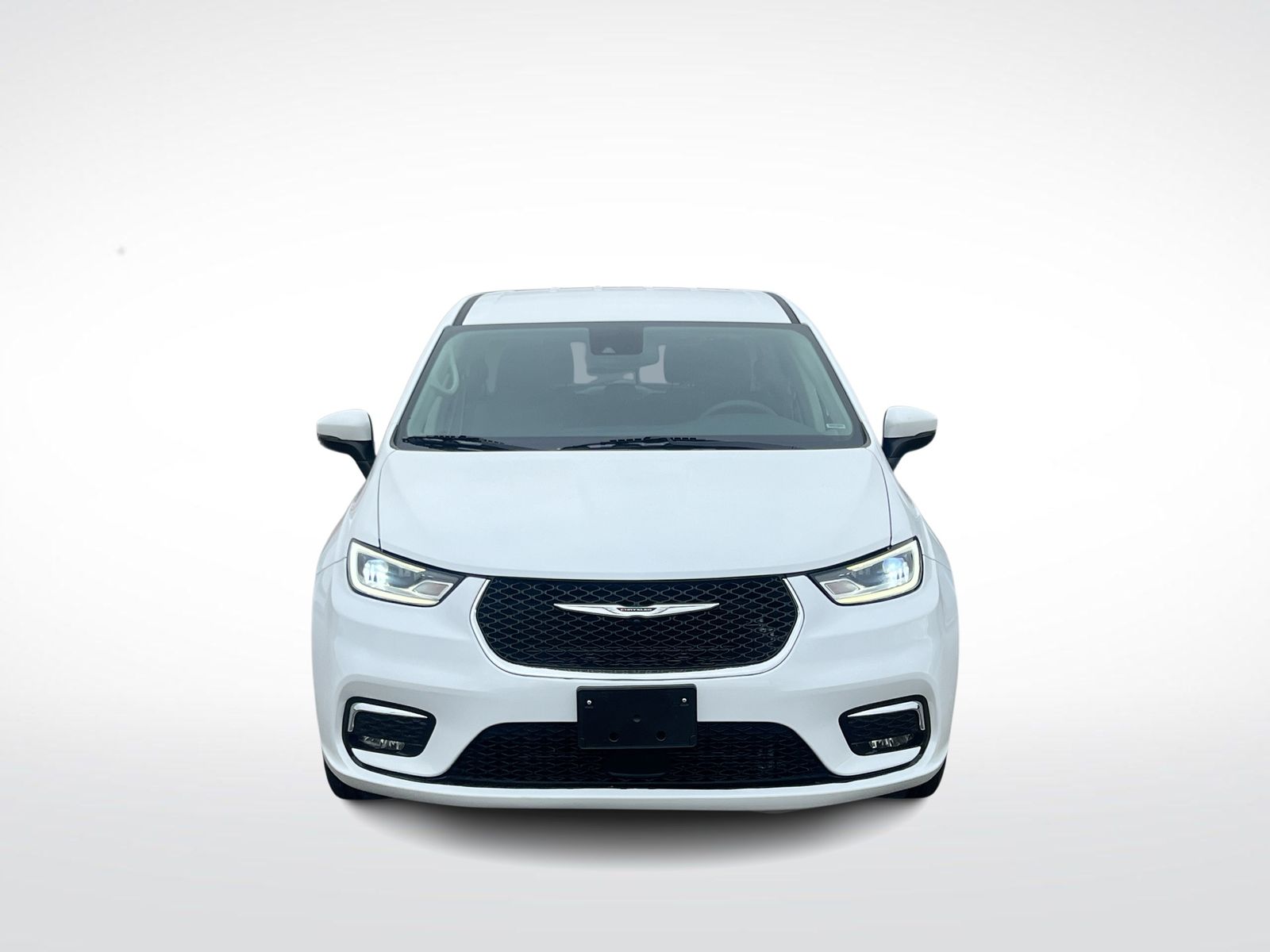 Thumbnail: 2023 Chrysler Pacifica - 3