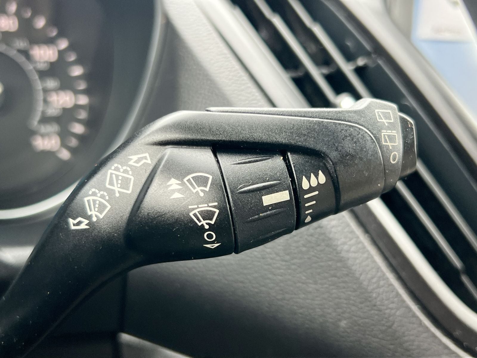 Thumbnail: 2018 Ford Escape - 25