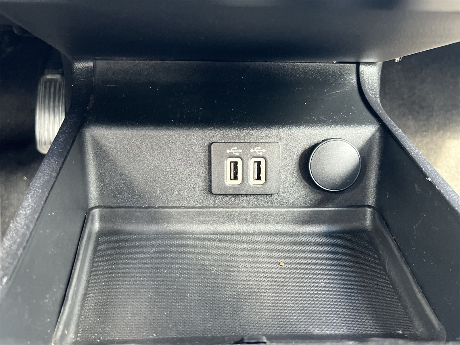 Thumbnail: 2020 Ford Fusion - 31