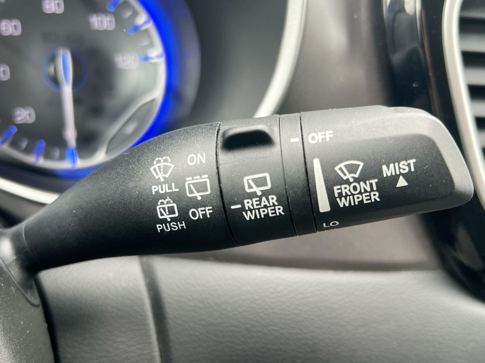 Thumbnail: 2023 Chrysler Pacifica - 25