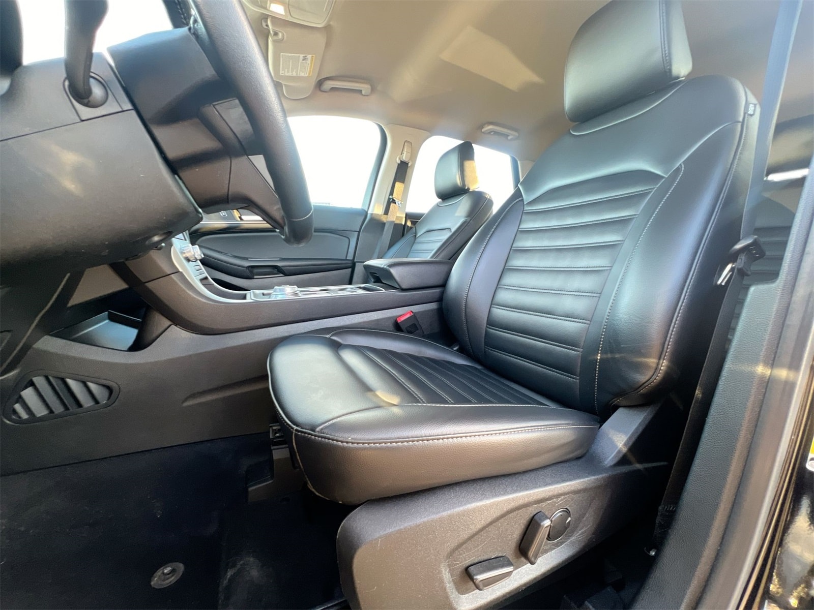 Thumbnail: 2023 Ford Edge - 16