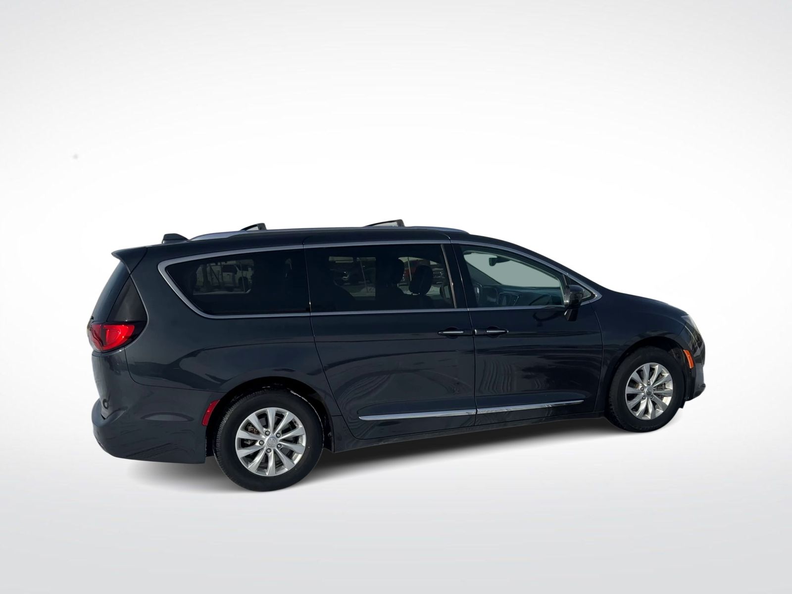 Thumbnail: 2019 Chrysler Pacifica - 9