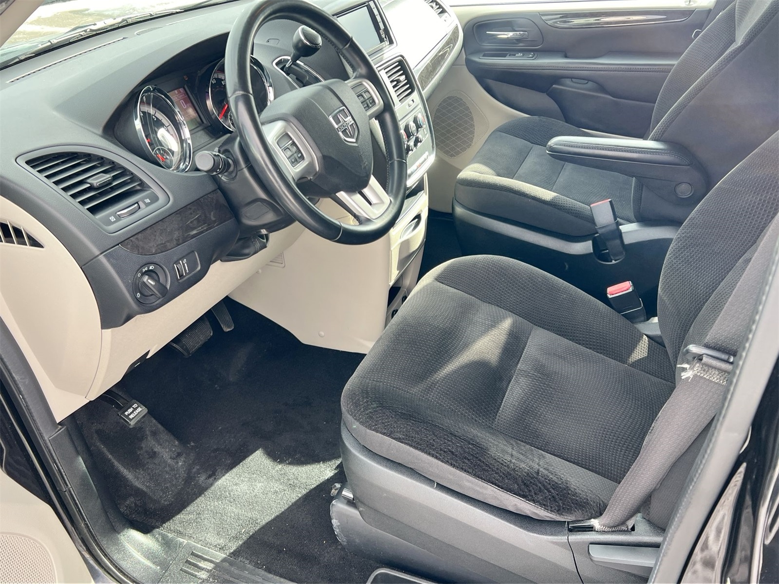 Thumbnail: 2018 Dodge Grand Caravan - 10