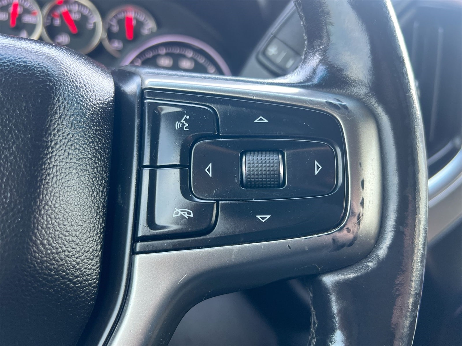 Thumbnail: 2019 Chevrolet Silverado 1500 - 25