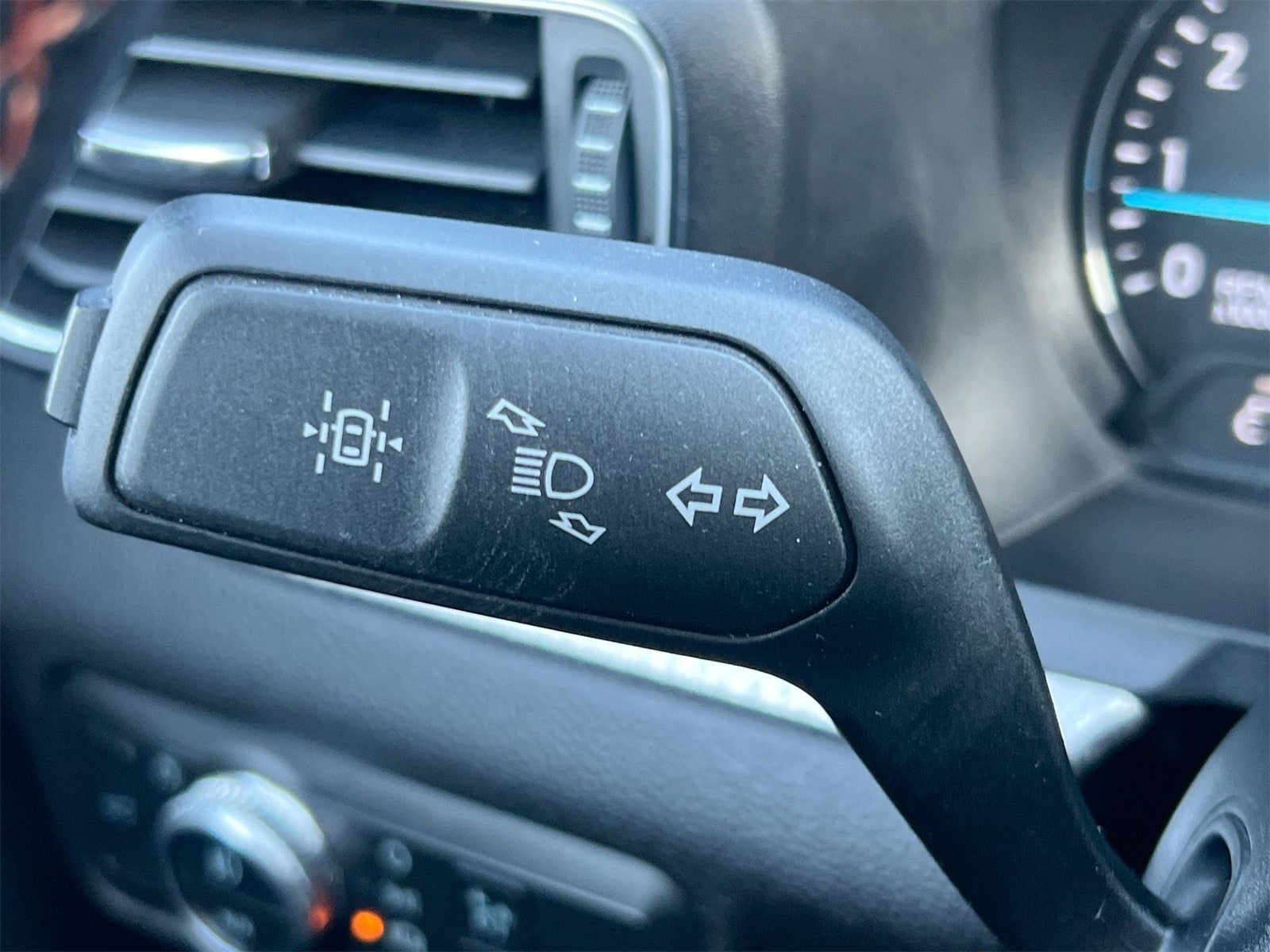 Thumbnail: 2022 Ford Explorer - 27