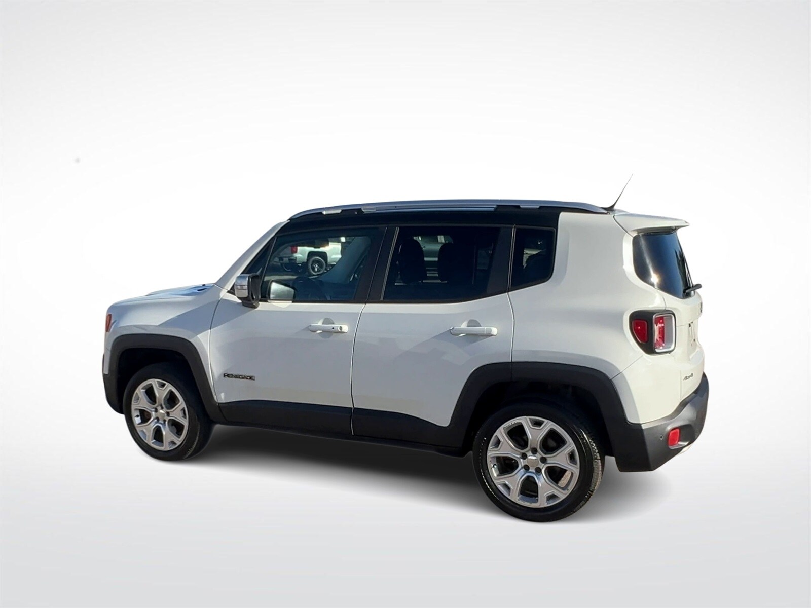 Thumbnail: 2015 Jeep Renegade - 6