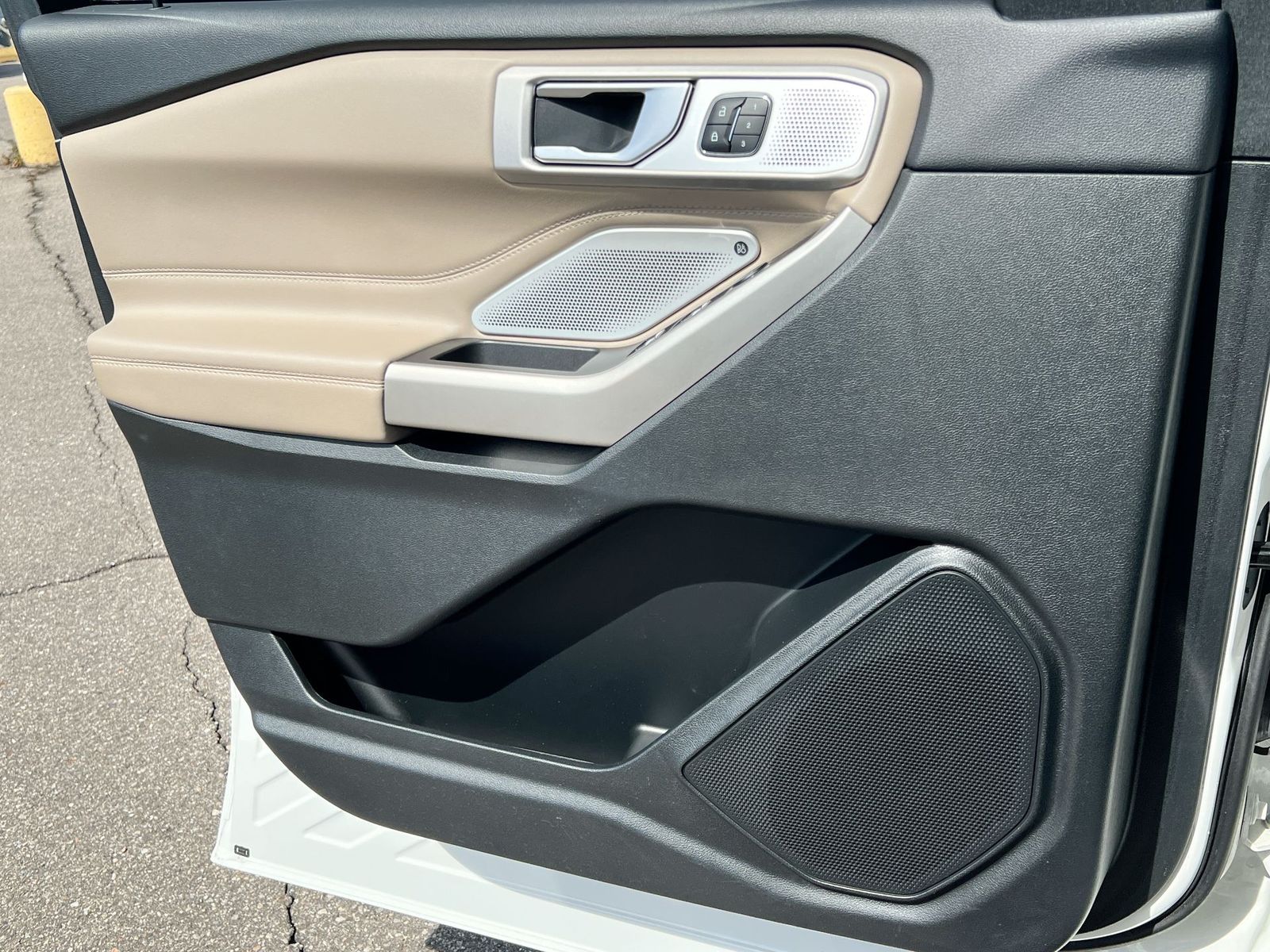 Thumbnail: 2023 Ford Explorer - 29