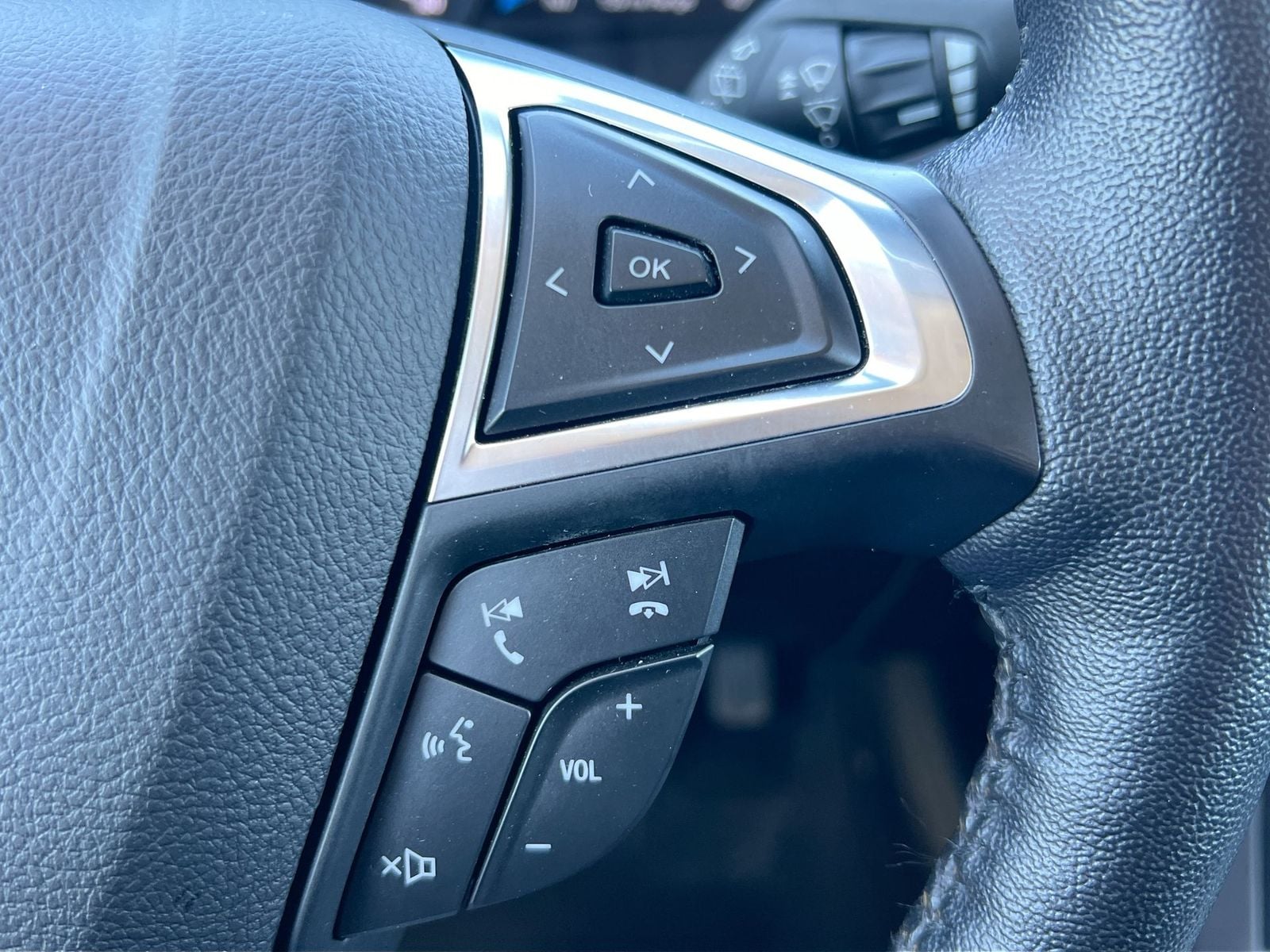 Thumbnail: 2023 Ford Edge - 24