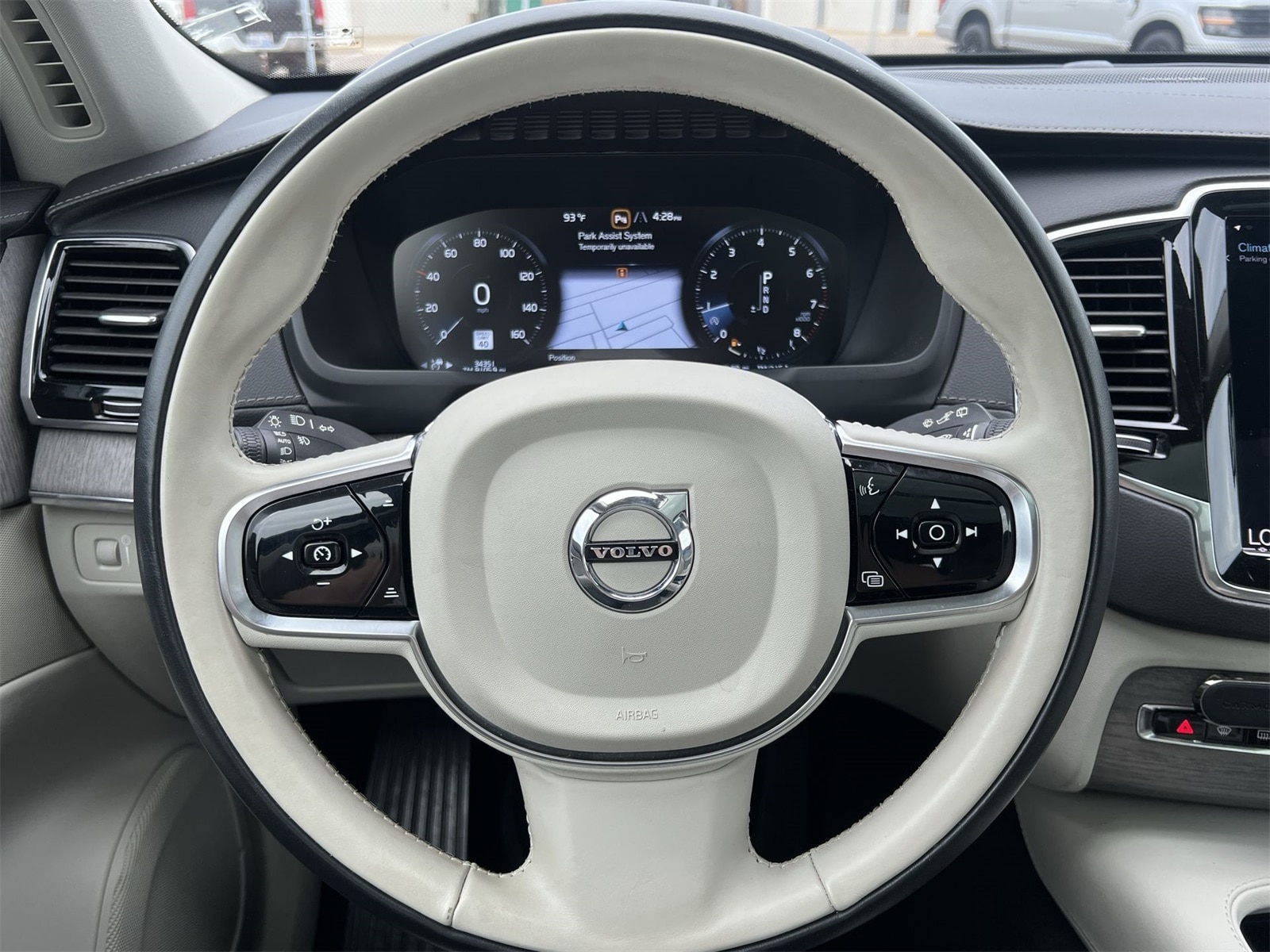 Thumbnail: 2022 Volvo XC90 - 23