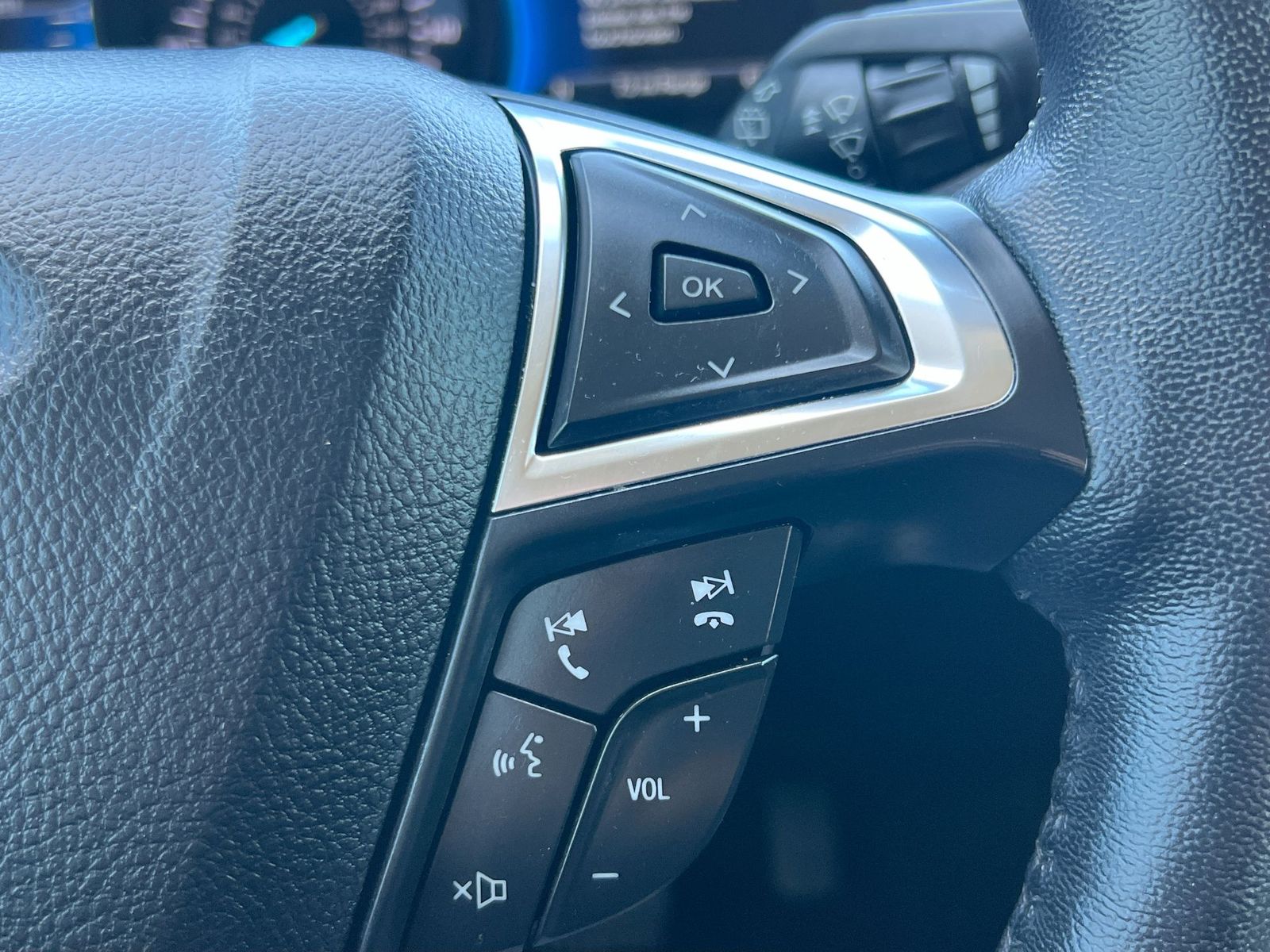 Thumbnail: 2023 Ford Edge - 24