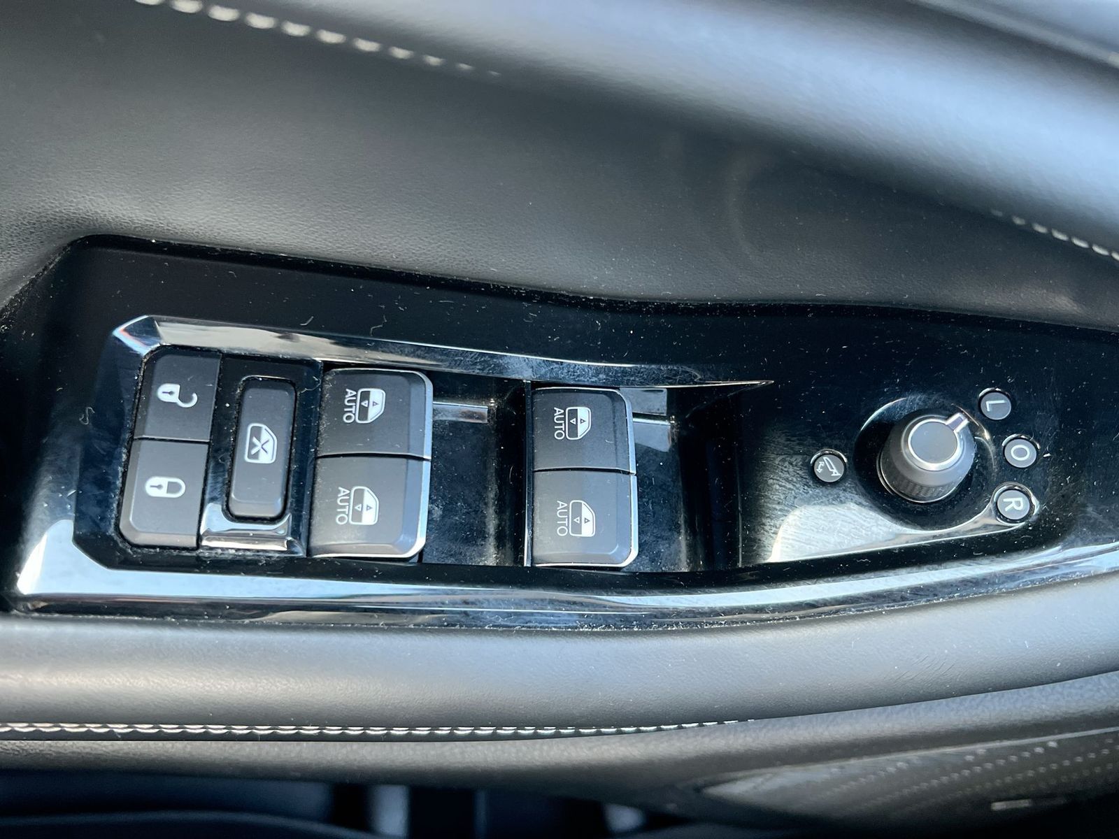 Thumbnail: 2022 Jeep Grand Cherokee - 17