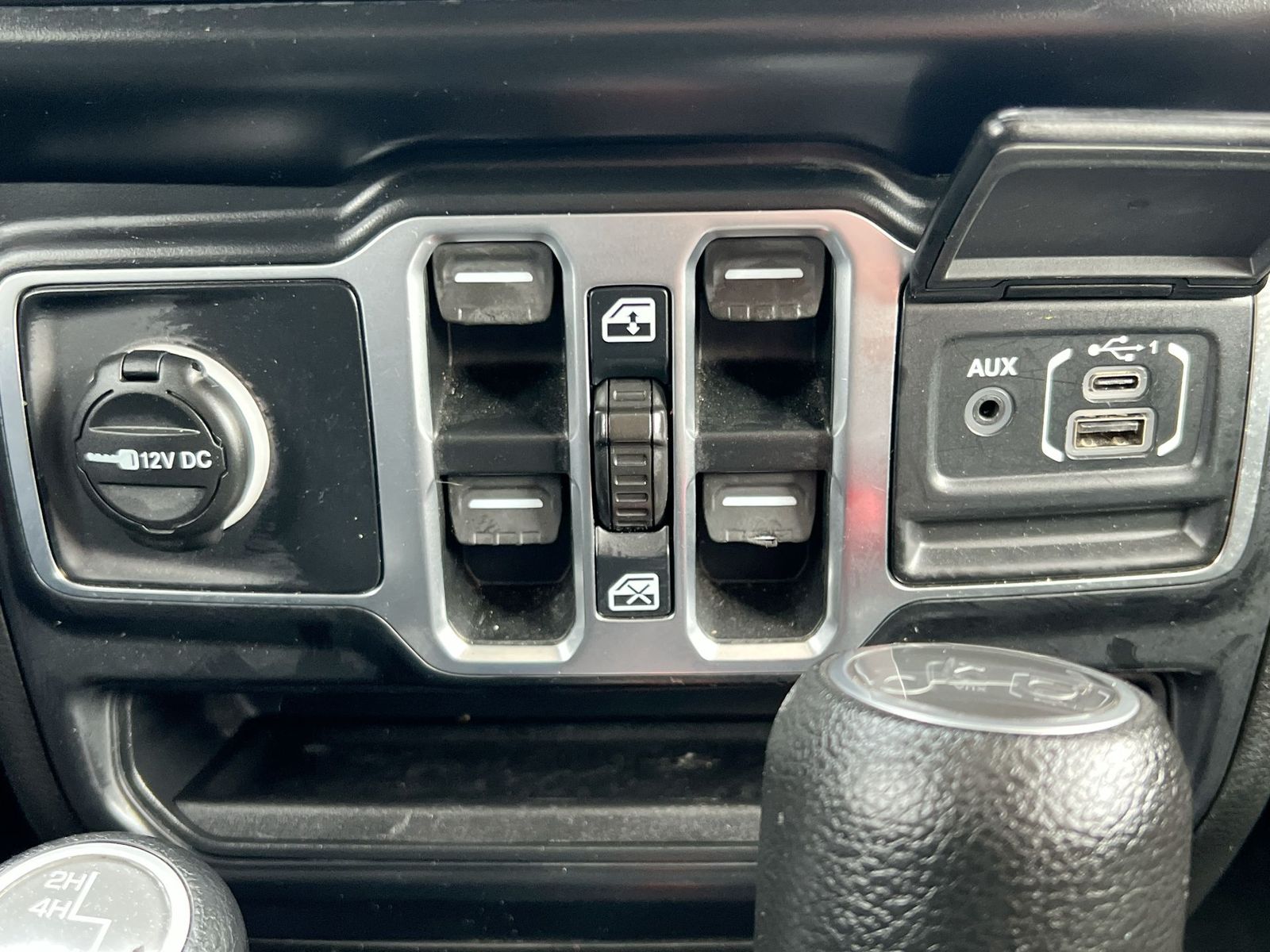 Thumbnail: 2020 Jeep Wrangler - 31