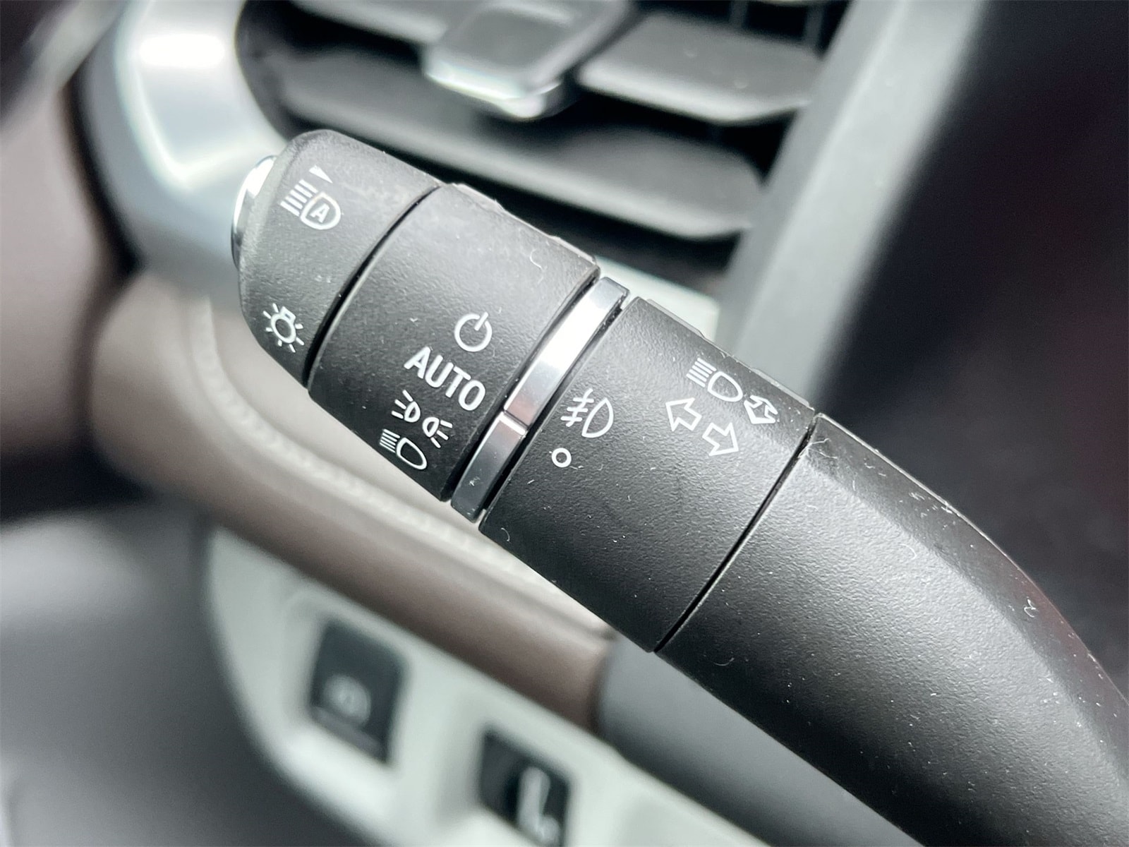 Thumbnail: 2020 GMC Acadia - 26