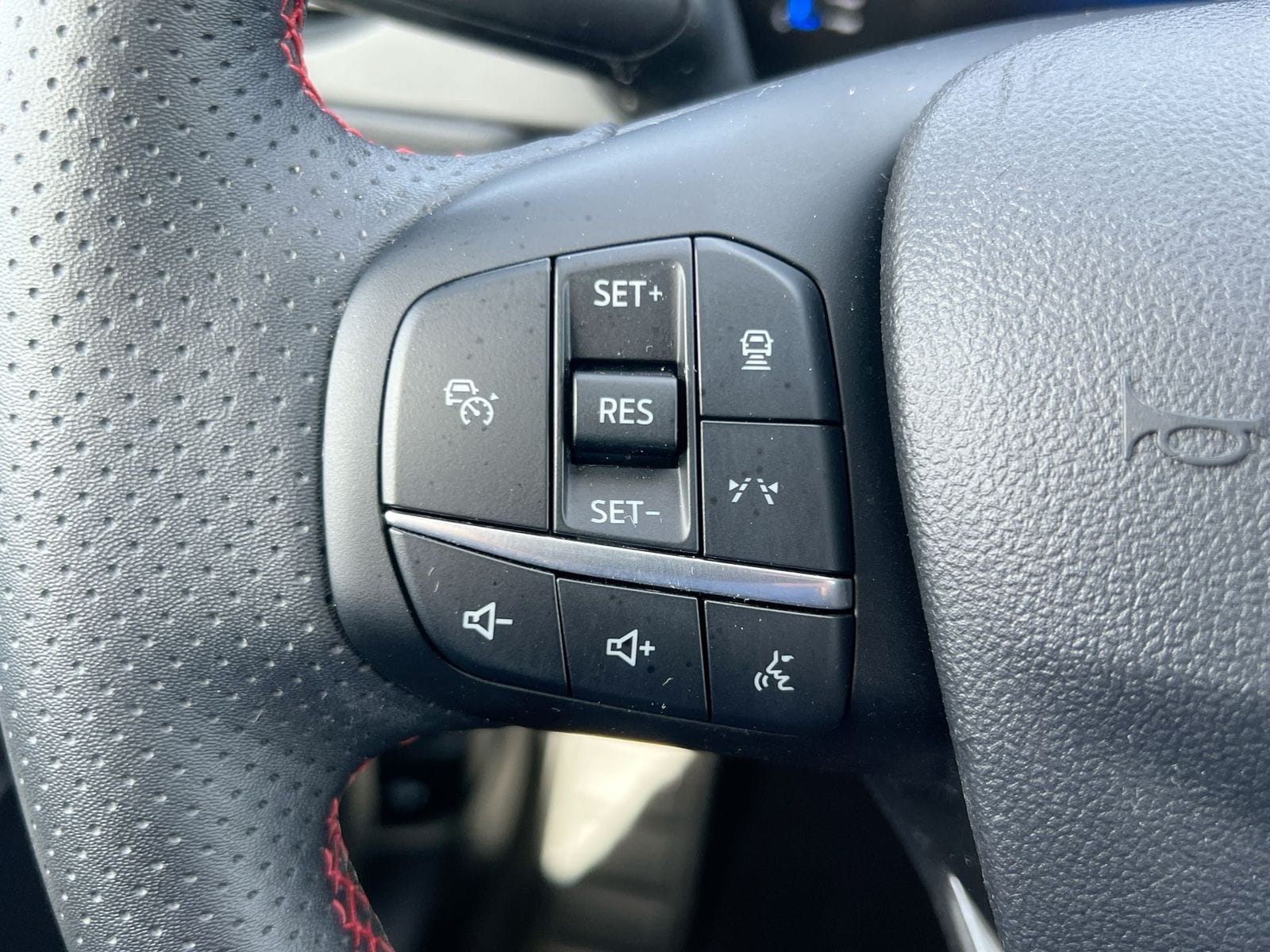 Thumbnail: 2024 Ford Escape - 23