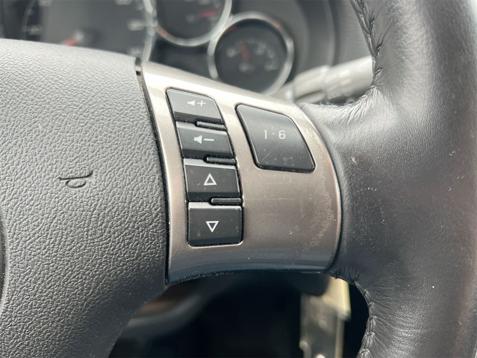 Thumbnail: 2009 Pontiac G6 - 24