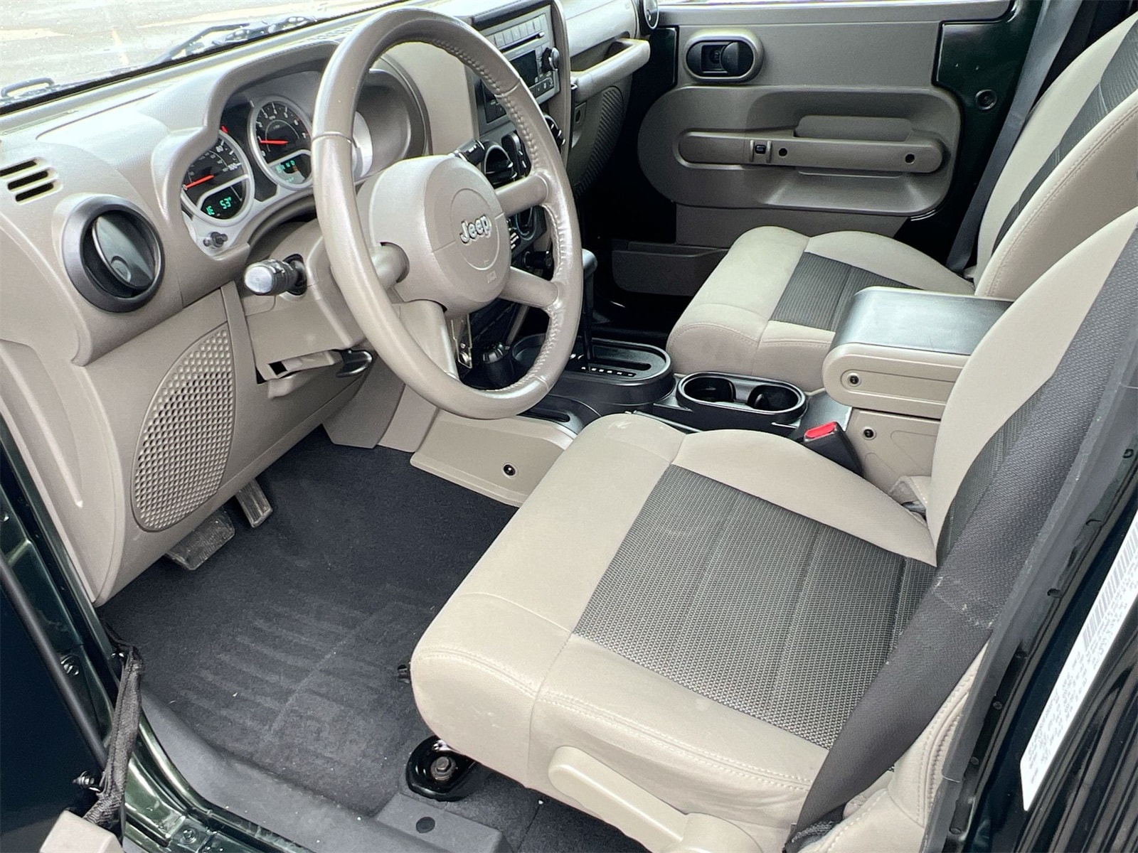 Thumbnail: 2010 Jeep Wrangler - 10