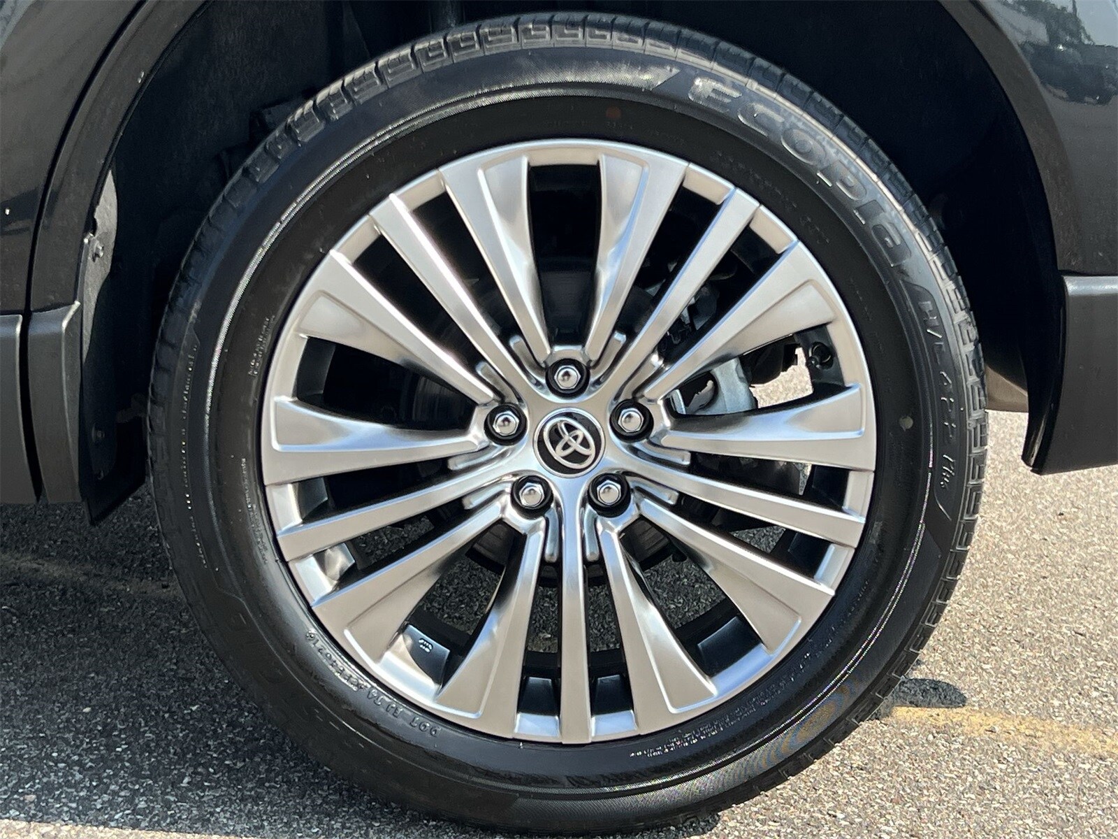 Thumbnail: 2021 Toyota Venza - 14