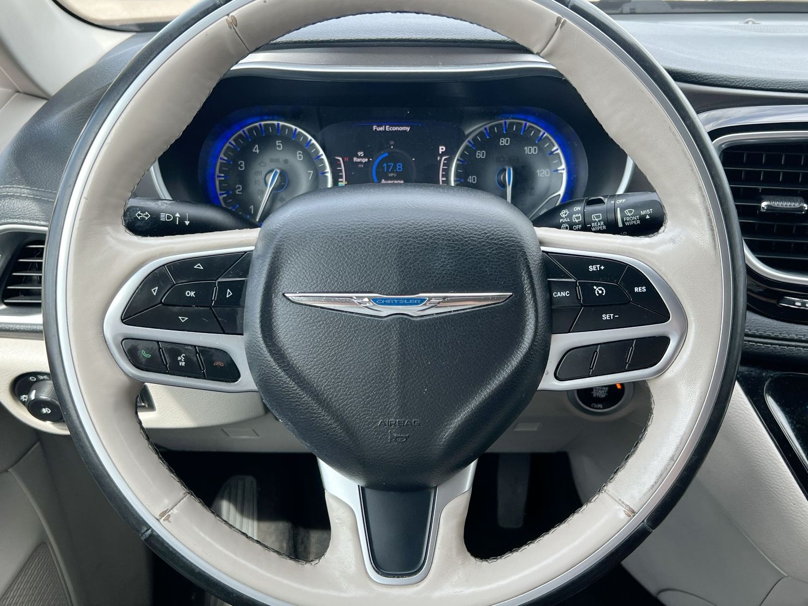 Thumbnail: 2019 Chrysler Pacifica - 22