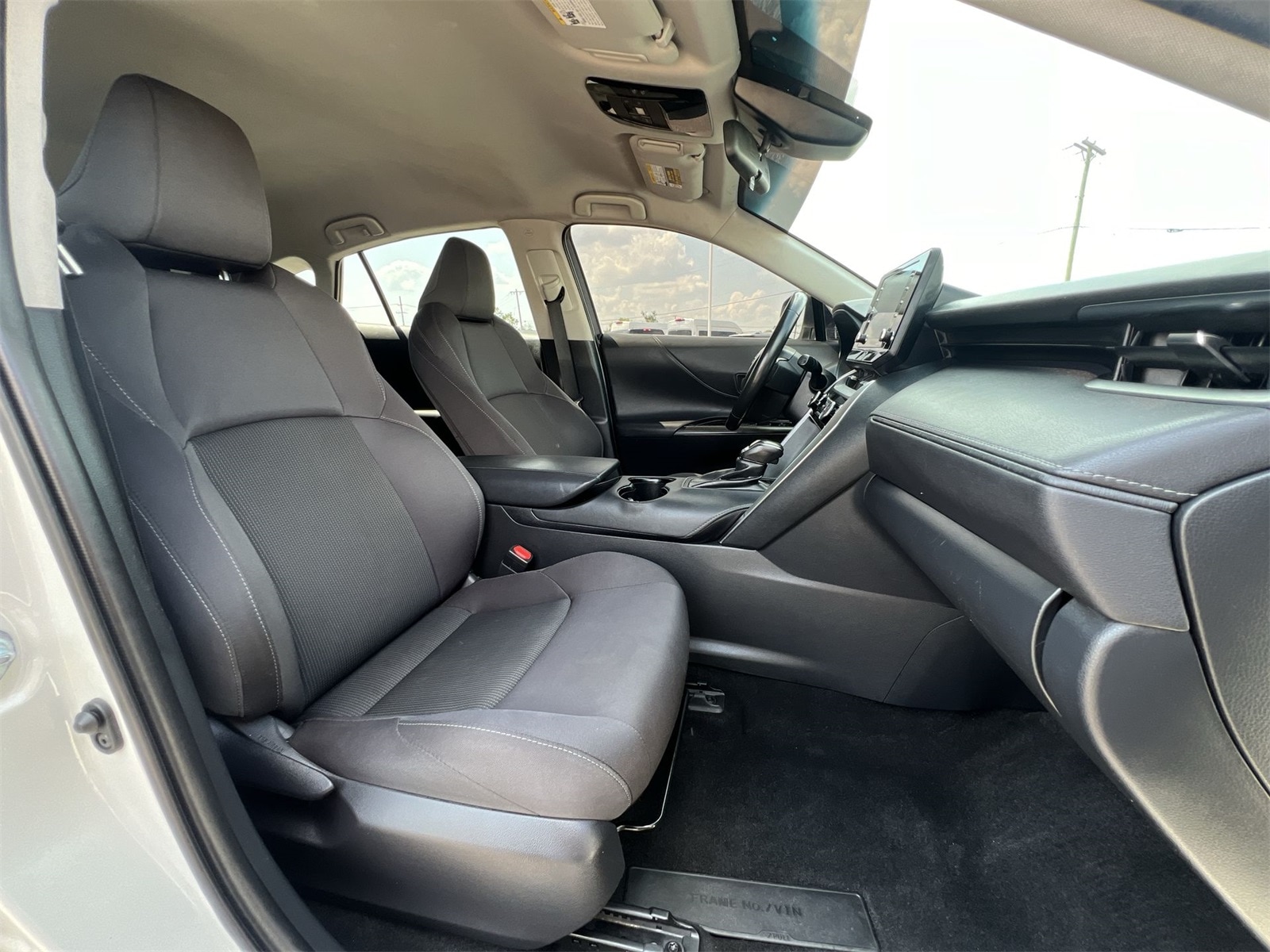 Thumbnail: 2021 Toyota Venza - 22