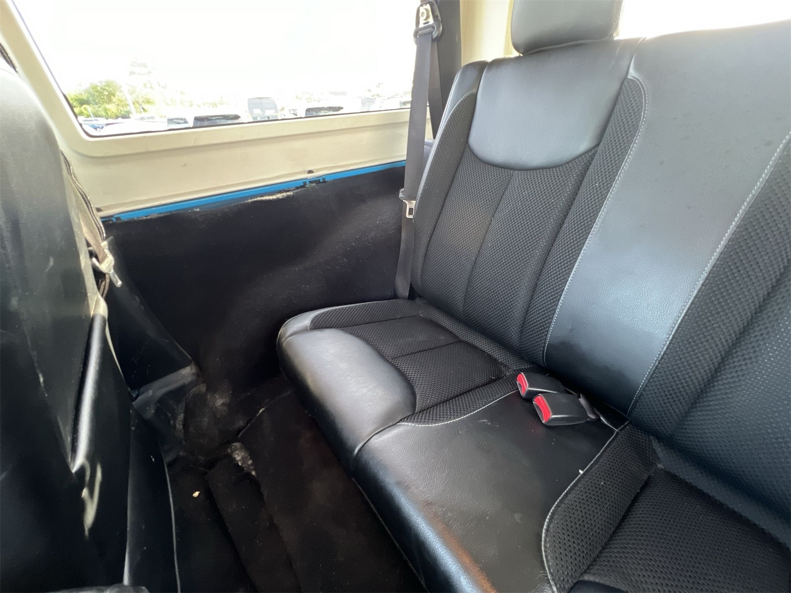 Thumbnail: 2017 Jeep Wrangler - 21